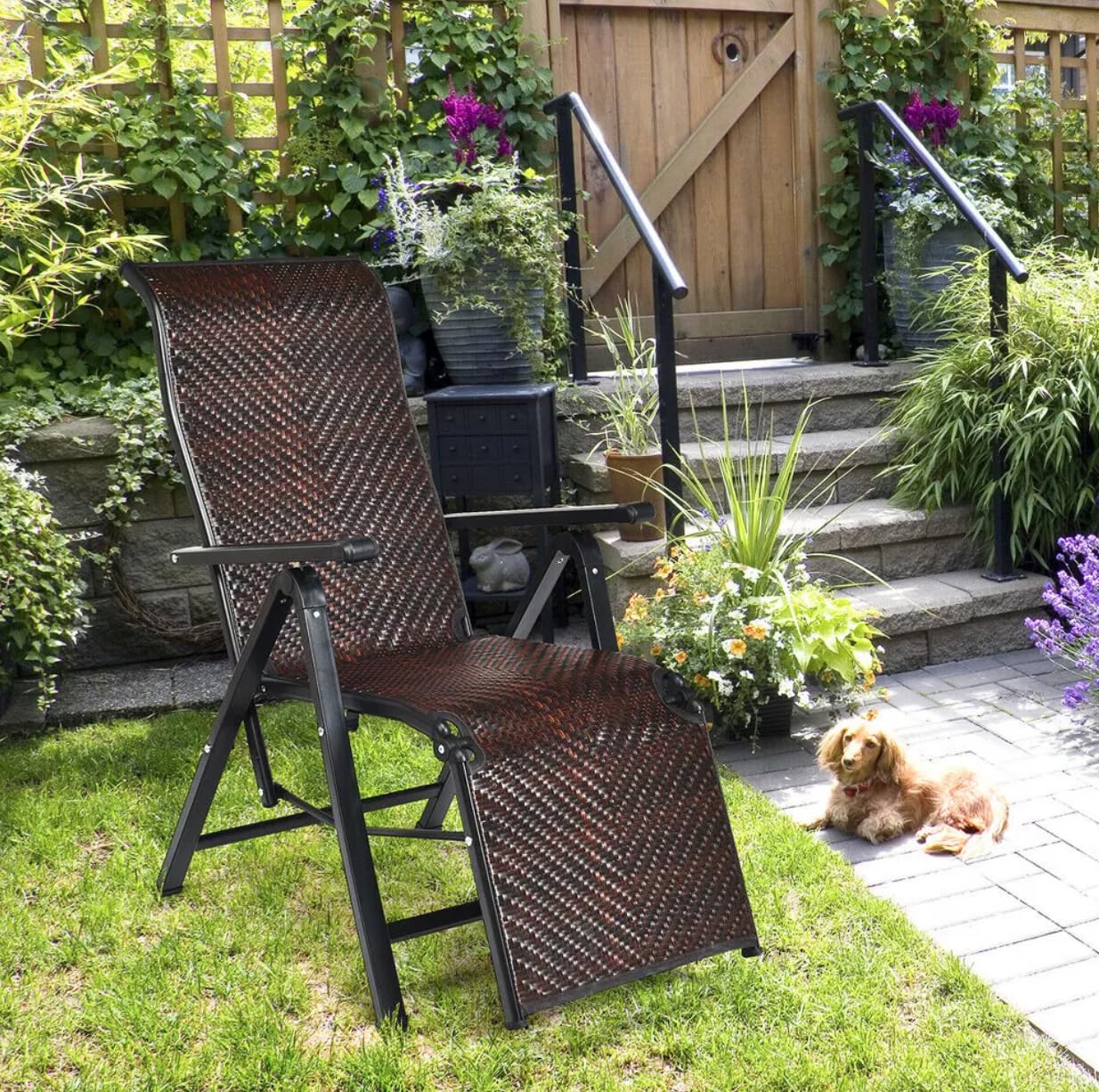 Outdoor Folding Sun Lounge Chair - Durable Wicker Poly Rattan Recliner with Solid Aluminum Frame - Perfect for Poolside, Patio, Garden Relaxation & Sunbathing