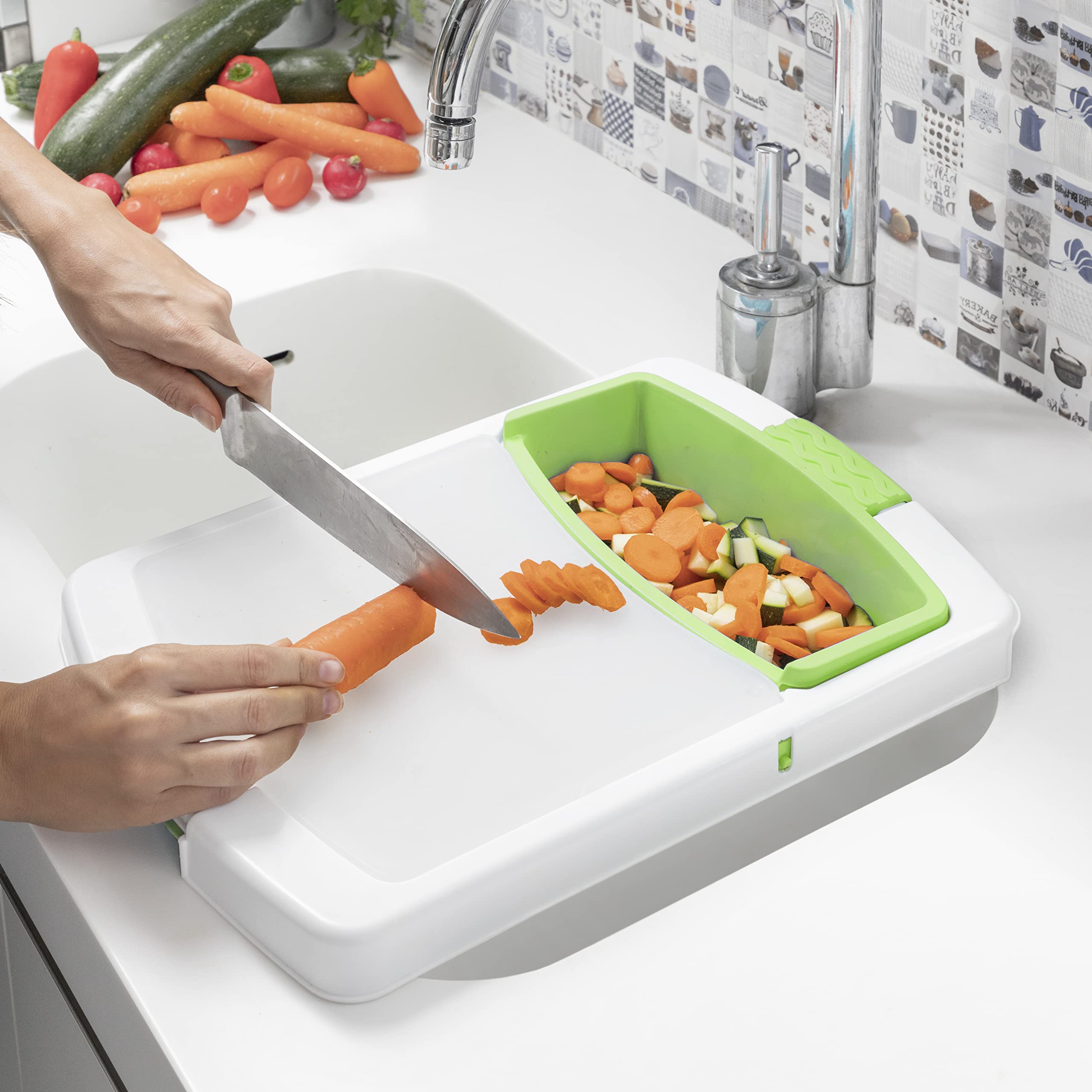 InnovaGoods® 3-in-1 Extendable Cutting Board with Removable Container | BPA-Free Kitchen Chopping Board | Adjustable Sink Cutting Board & Food Prep Tray | Perfect for Meal Prep, Vegetable Chopping & Counter Space Saving