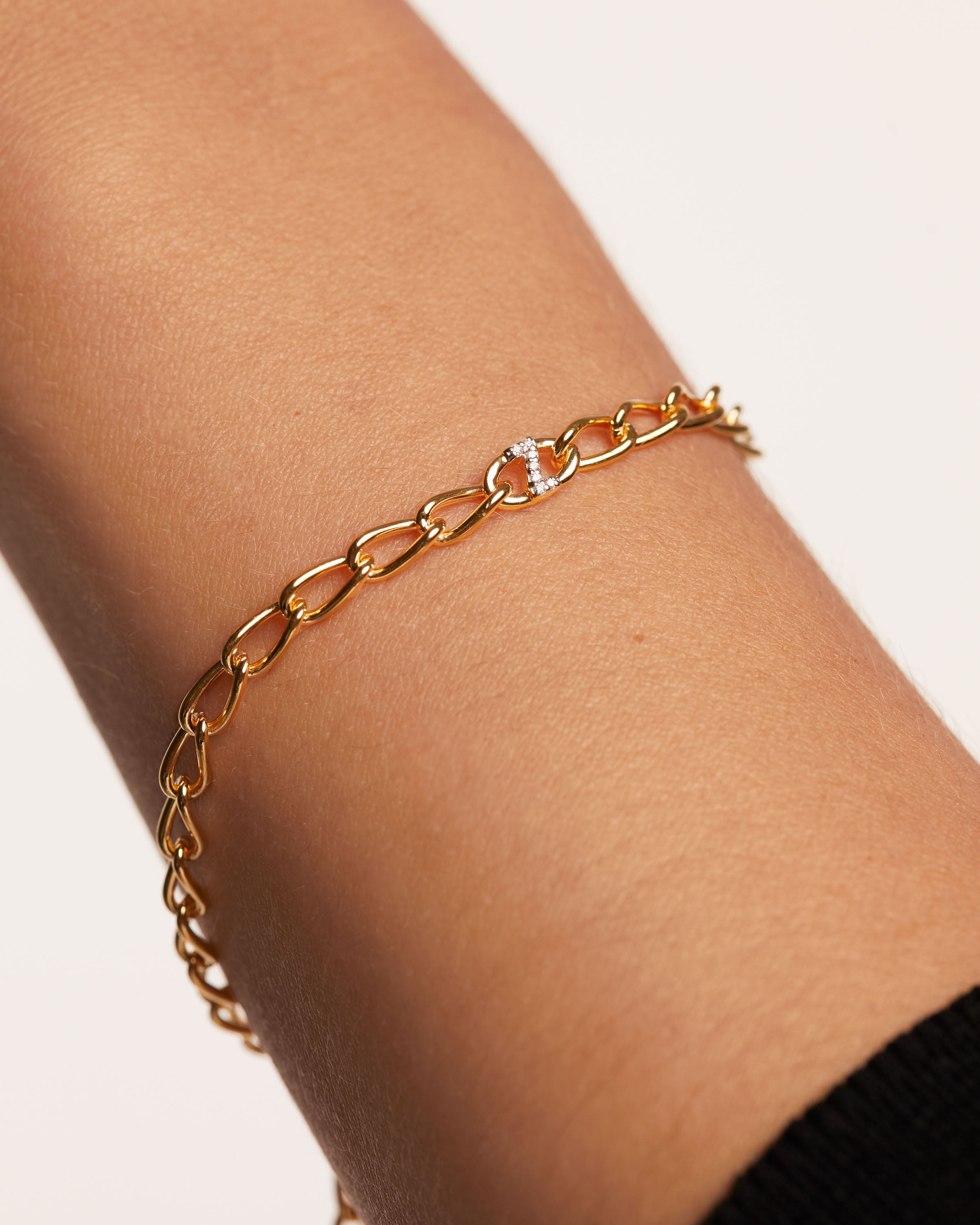 Stylish Letter Z Chain Bracelet - Dainty Gold/Silver Initial Jewelry for Women - Perfect Gift for Birthdays, Anniversaries & Everyday Wear