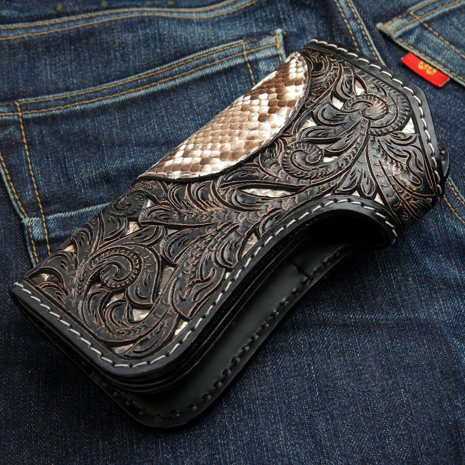Genuine Cobra Leather Biker Wallet for Men - Skull Rider Design Motorcycle Wallet - Perfect for Bikers, Motorcycle Enthusiasts & Gift Giving