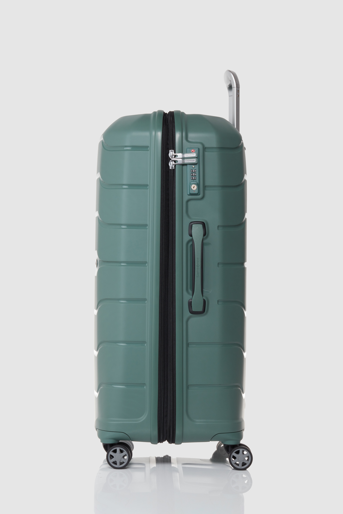 Oc2lite 75cm Check In Suitcase - Lightweight Luggage for Travel, Business Trips & Vacations | Spinner Wheels & TSA Lock