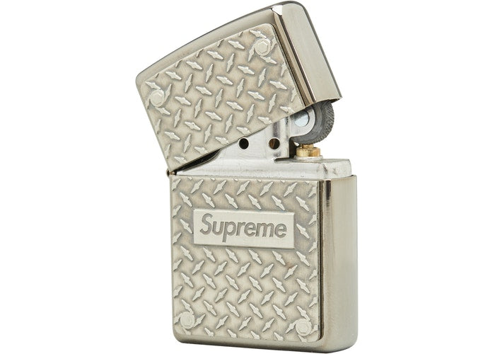Premium Diamond Plate Zippo Lighter - Windproof Refillable Metal Lighter for Outdoor Camping, Smoking & Survival Kits (Gift Box Included) - Perfect for Camping, Hiking, BBQ and Everyday Carry