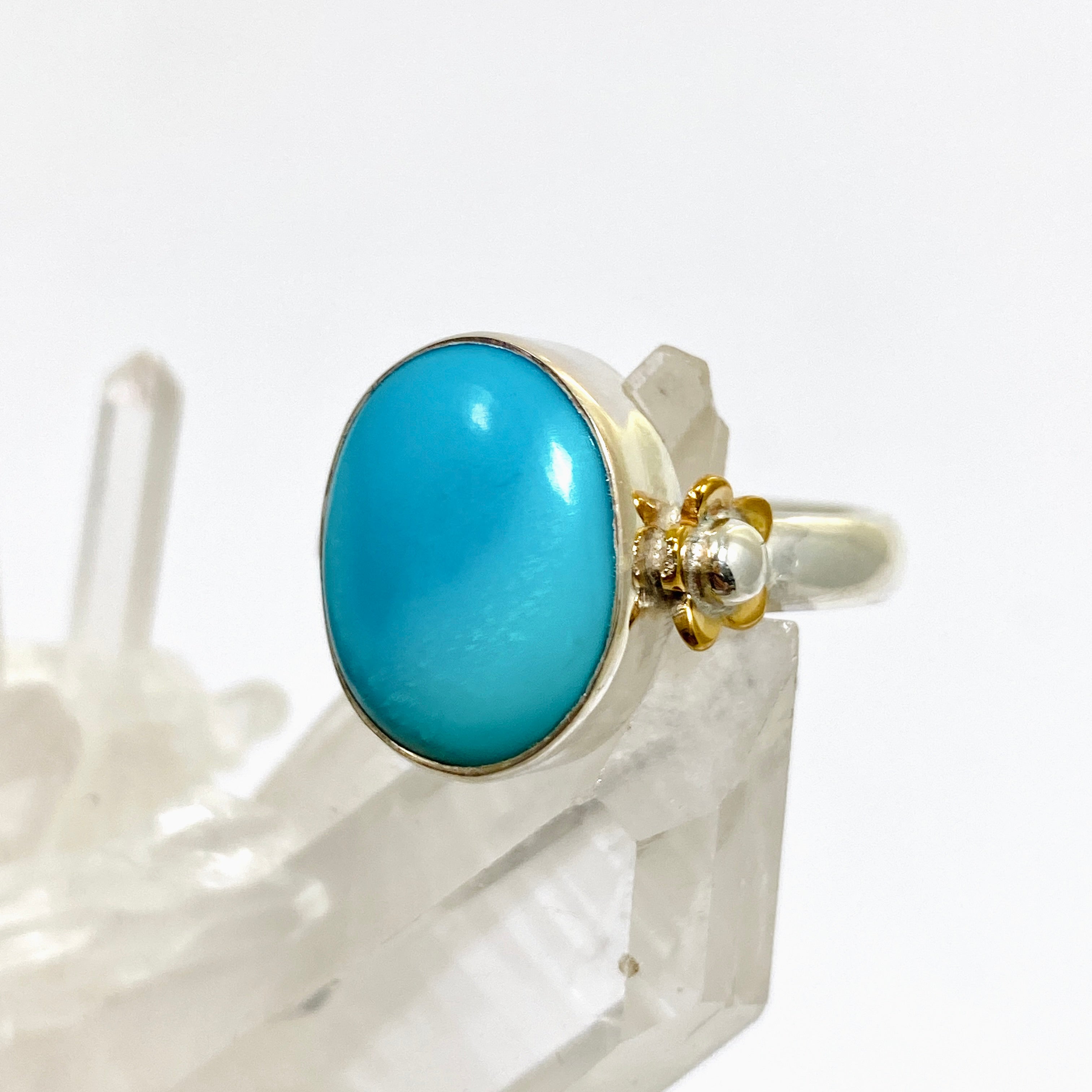 Arizona Turquoise Oval Cabochon Ring with Brass Accents - Size 7 - KRGJ3400 - Perfect for Boho Jewelry Lovers & Southwest Fashion Accessories