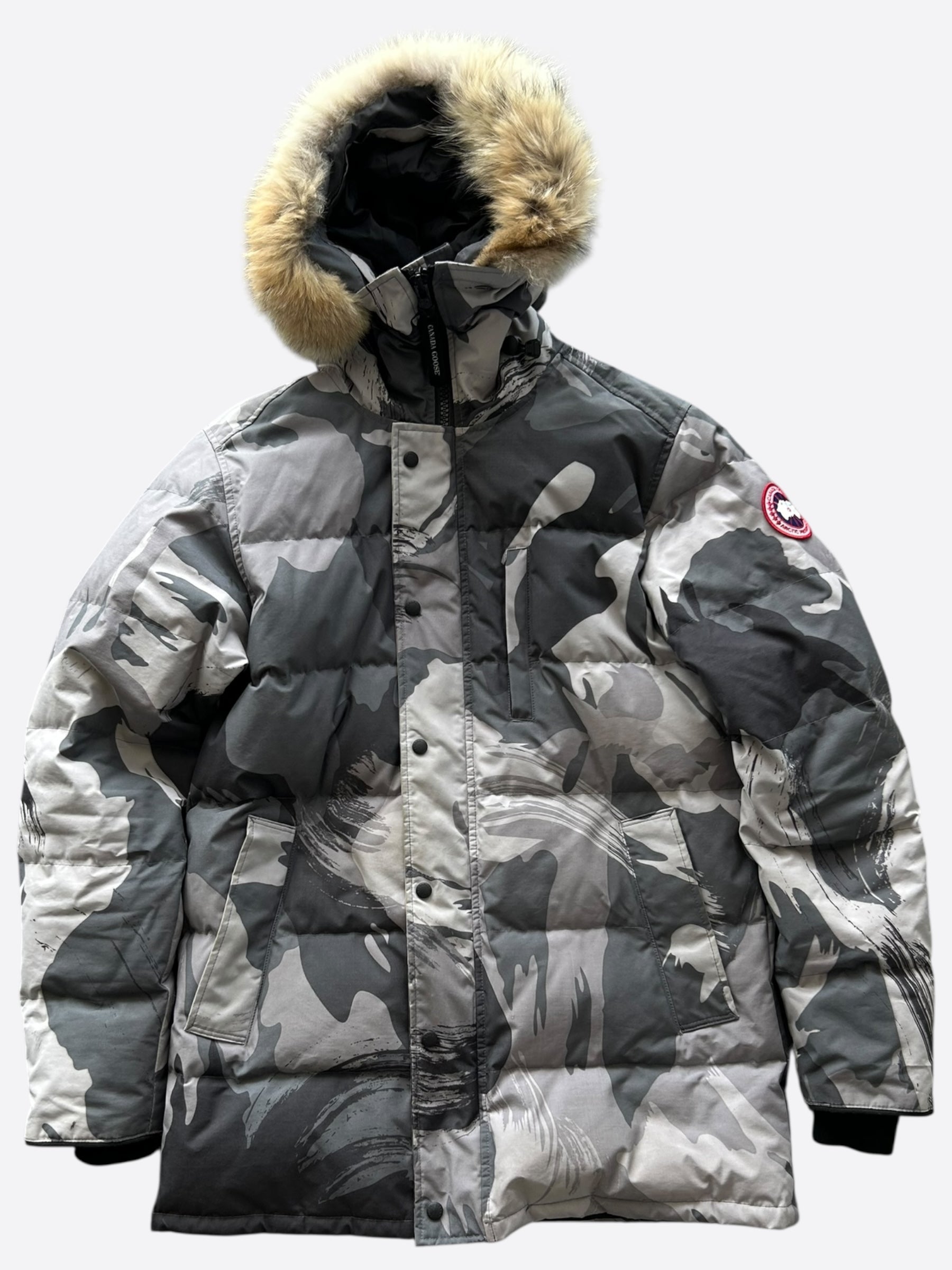 Canada Goose Grey Camouflage Carson Men's Winter Jacket - Waterproof Windproof Parka for Outdoor Activities, Hiking & Cold Weather Protection
