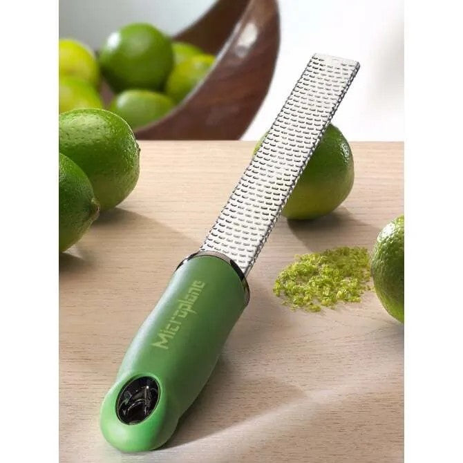 Microplane Premium Series Zester Grater - Ultra Sharp Stainless Steel Kitchen Tool for Zesting Citrus, Grating Cheese & Chocolate - Perfect for Baking, Cooking & Garnishing Dishes