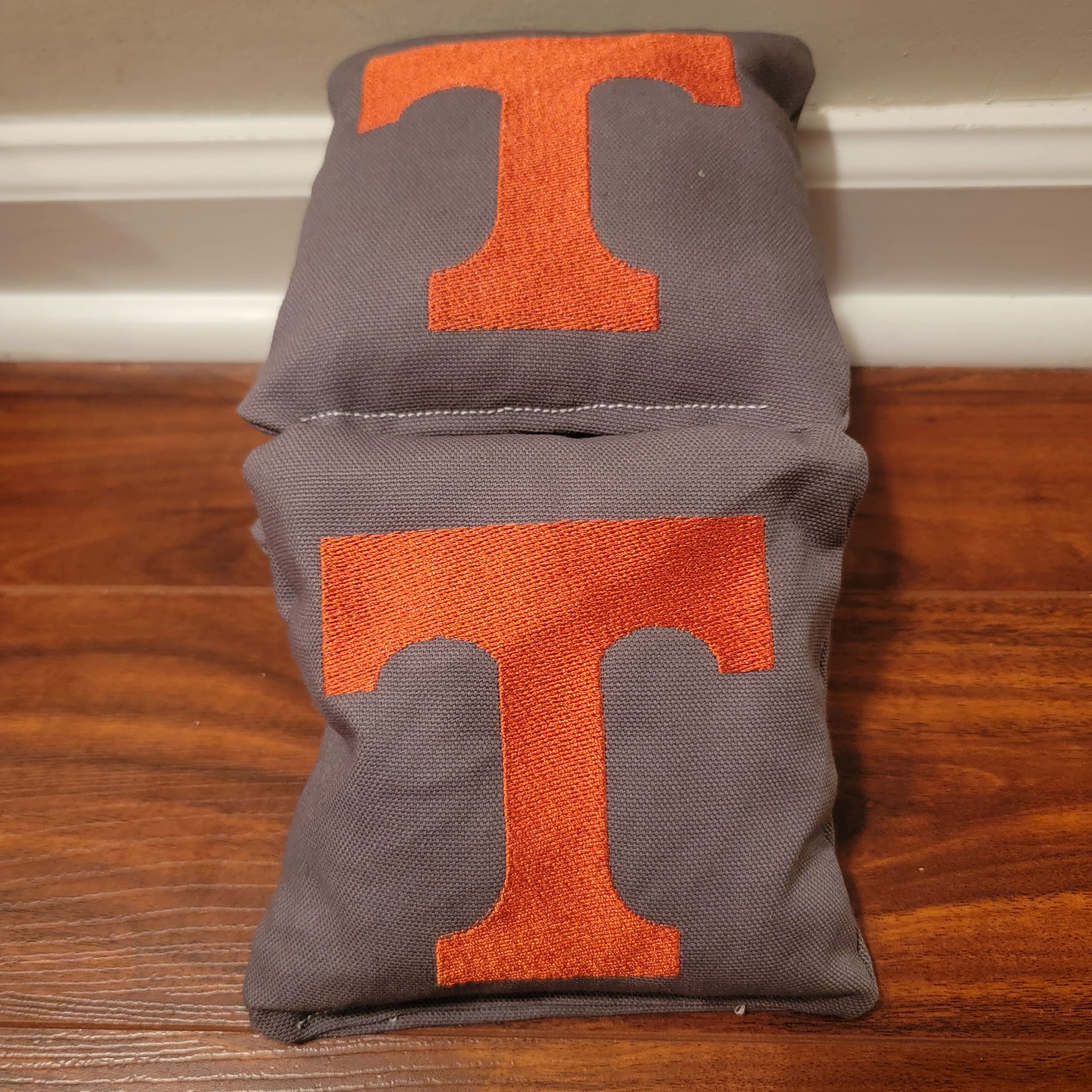 Premium Tennessee Cornhole Bags Set of 8 - Regulation Weight & Size for Outdoor Games, Tailgating, Backyard Parties, and BBQ Events