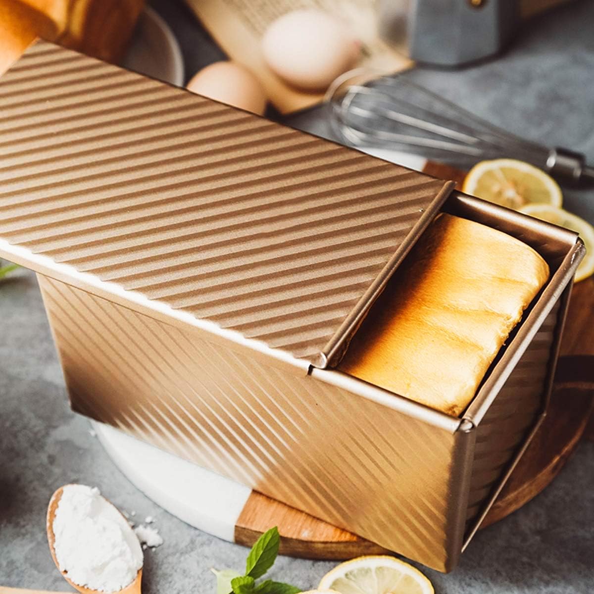 **Pullman Loaf Pan with Lid - 1 lb Non-Stick Carbon Steel Bread Pan for Oven Baking, Perfect for Homemade Sandwich Bread, Toast & Artisan Loaves (Gold)**    **Usage:** Ideal for baking sandwich bread, artisan loaves, toast, and more in your home oven.