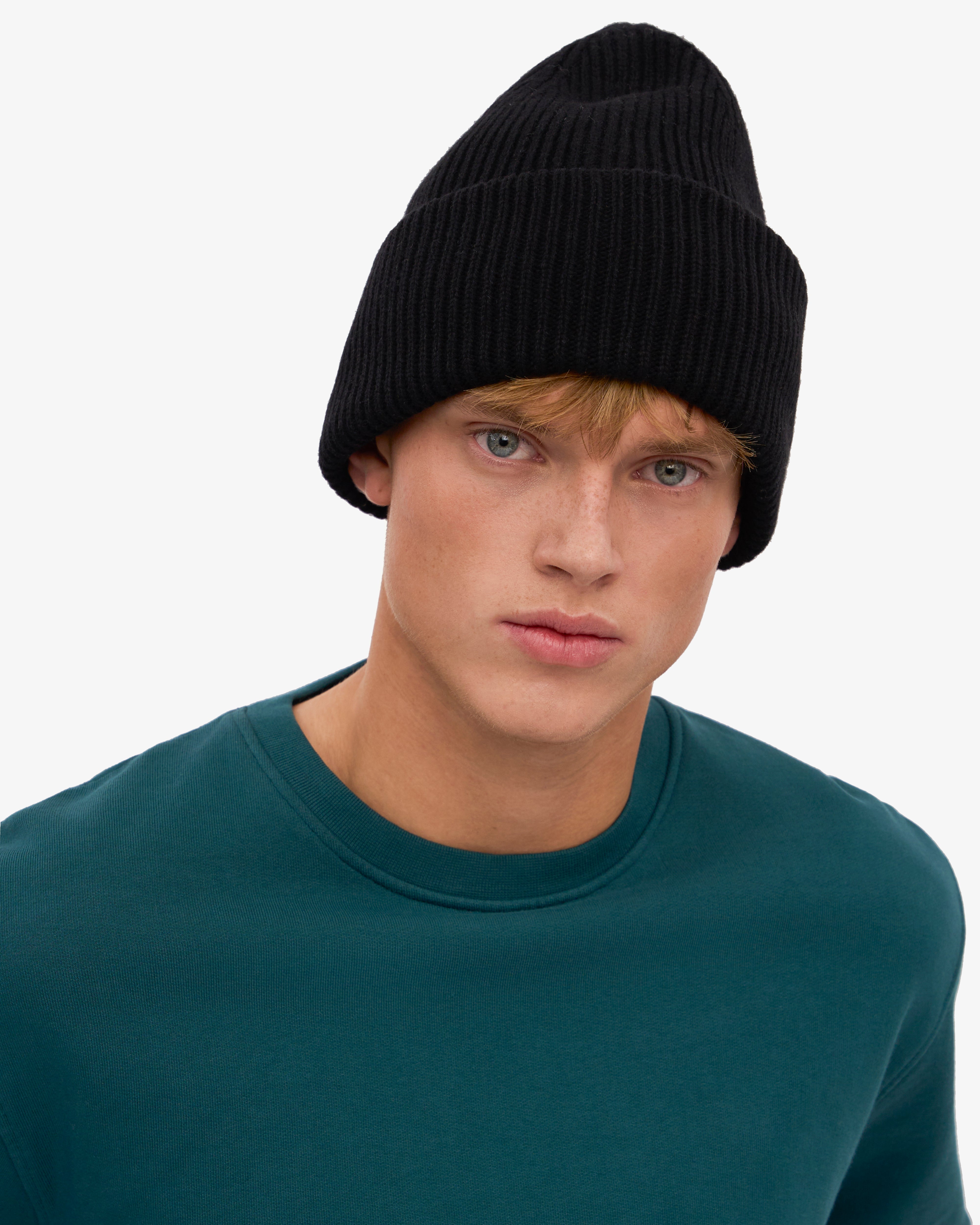 Premium Merino Wool Beanie - Soft & Warm Winter Hat for Men & Women - Deep Black - Perfect for Skiing, Hiking & Outdoor Activities