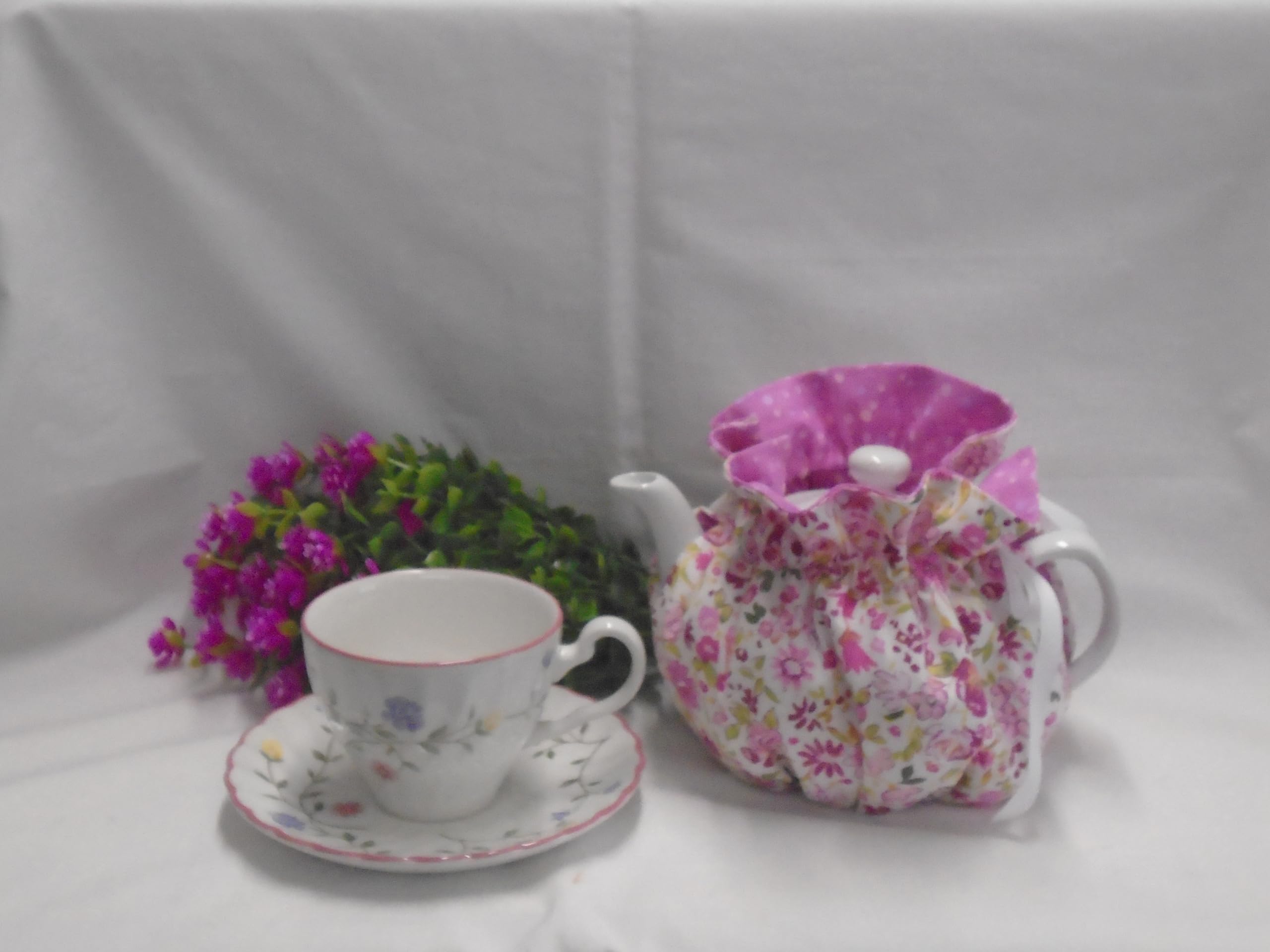 2 Cup Pretty Pink Floral Reversible Tea Pot Cozy - Insulated Tea Cosy for English Breakfast & Herbal Tea - Perfect for Afternoon Tea Parties & Cozy Kitchen Decor
