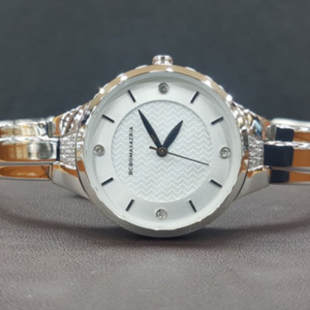 BCBGMAXAZRIA BG50667002 Women's Watch - Elegant Stainless Steel Band, Water Resistant, Perfect for Office, Party & Everyday Wear