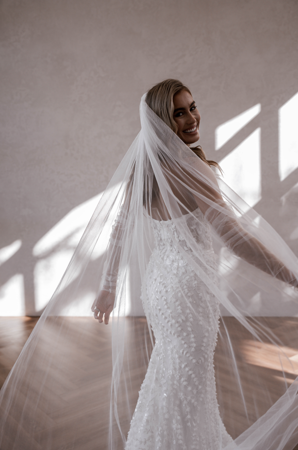 Elegant Tulle Sleeves for Women - Sheer Mesh Long Bell Sleeves for Dresses, Blouses & Costumes - Perfect for Weddings, Parties & Special Occasions