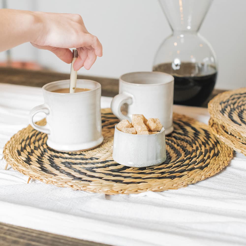 Artera Round Woven Placemats Set of 6 - Natural Wicker Seagrass Braided Table Mats, Heat Resistant Non-Slip Handmade Straw Placemats for Dining Table, Kitchen, Outdoor Picnic & Home Decor