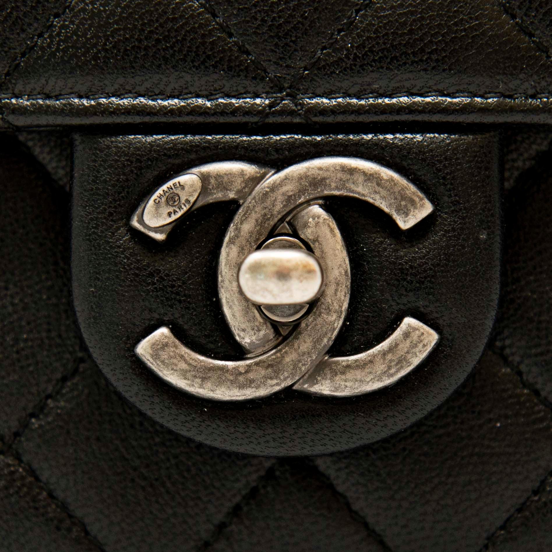Chanel Black Lambskin Quilted Bag with Pearl CC Logo - Luxury Crossbody Flap Purse for Women, Perfect for Evening Parties & Date Nights