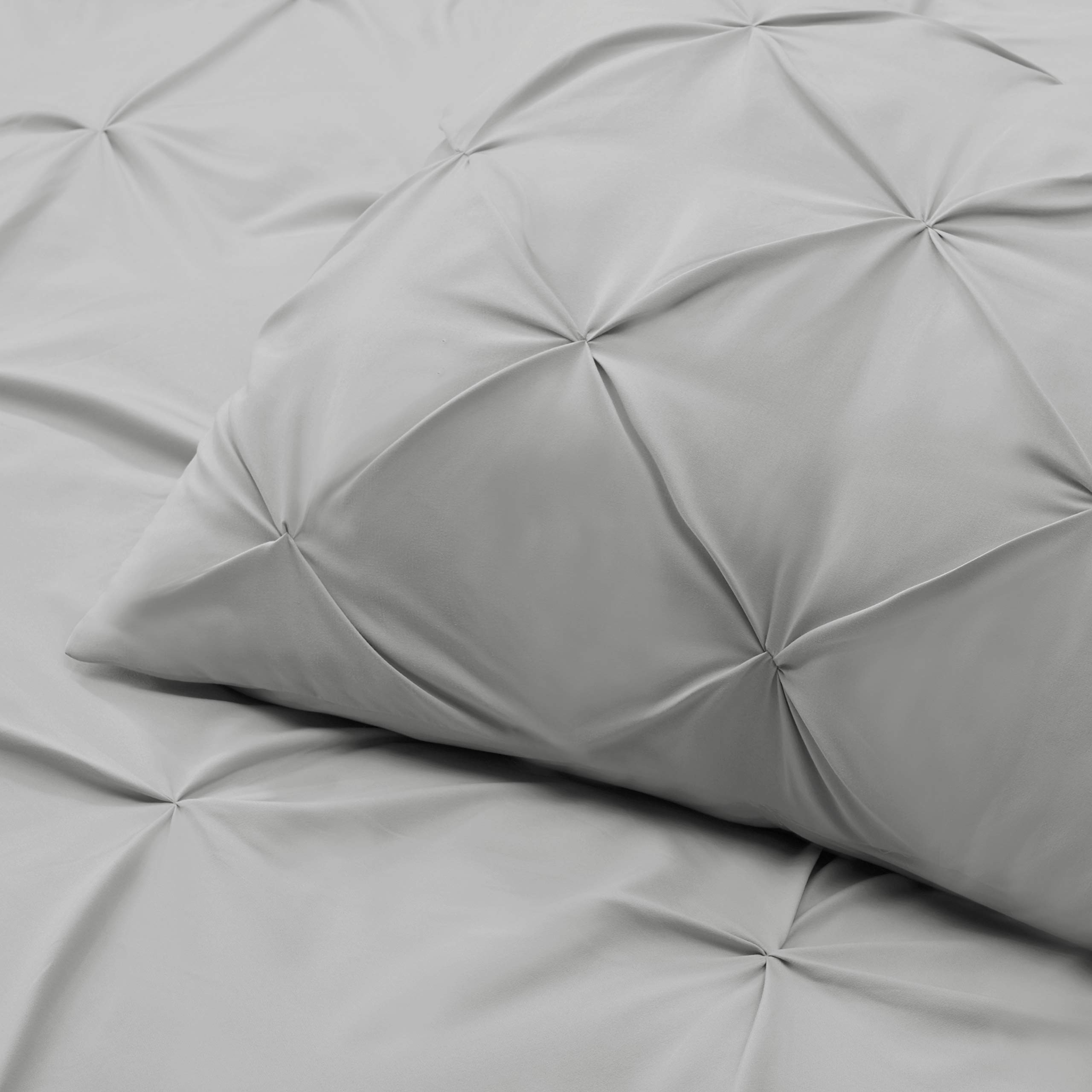 Nestl Twin Comforter Set - Pinch Pleat & Pintuck Design, Silver Gray Down Comforter with 1 Pillow Sham, 2-Piece Bedding Set for Twin/Twin XL Beds | Perfect for Guest Rooms, Dorms & Cozy Bedroom Decor