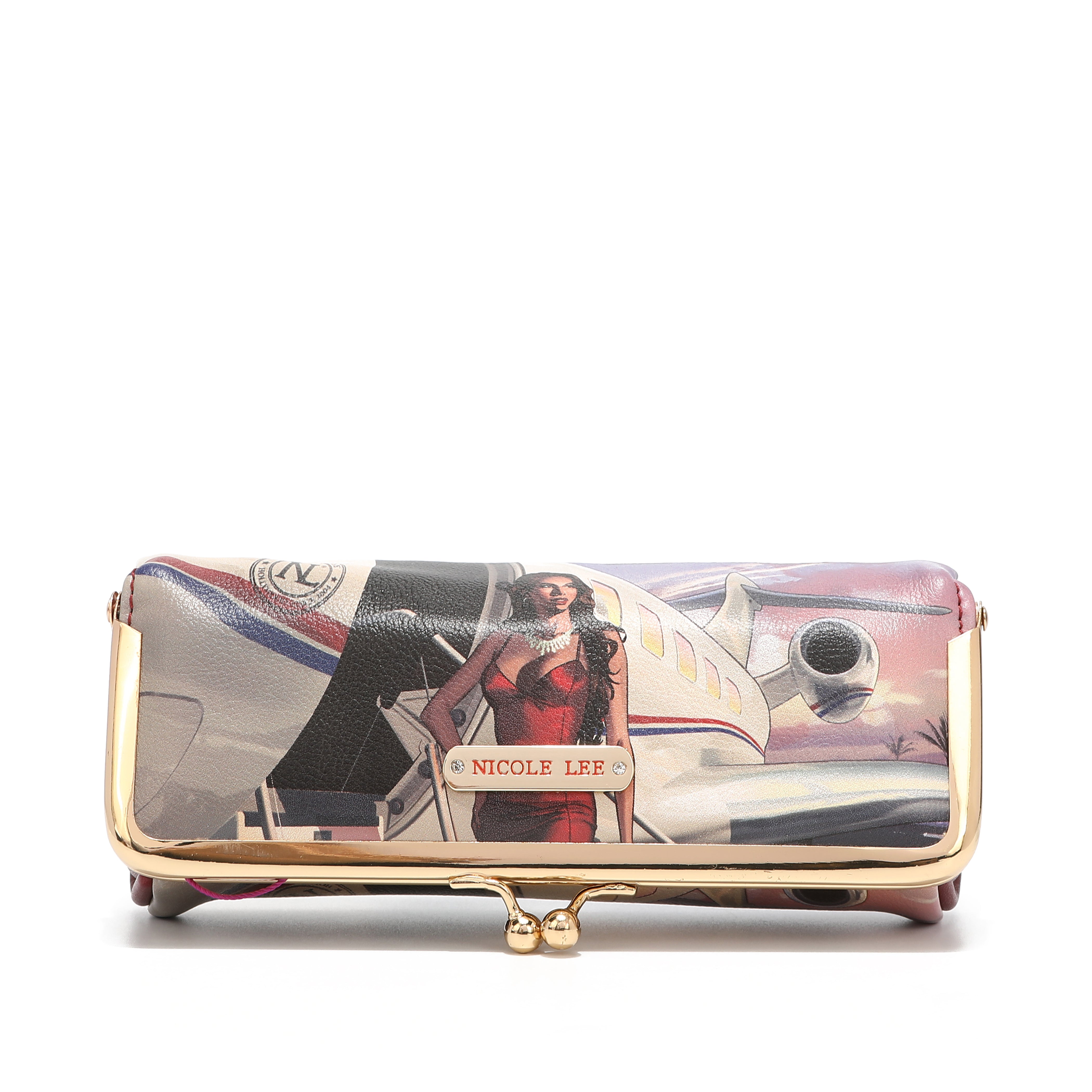 TRAVEL IN FASHION