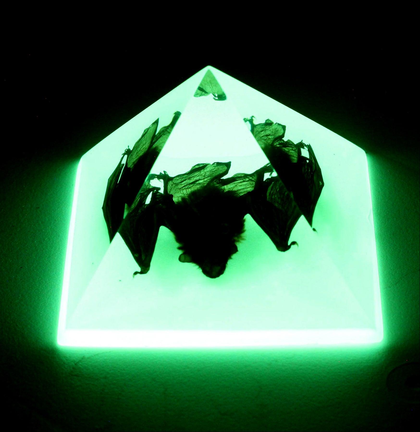 Glow in the Dark Bat Pyramid - Halloween Decorations, Spooky Party Supplies, Unique Night Light for Kids Room & Outdoor Garden Decor - Perfect for Halloween Parties, Bedroom Nightlight, and Themed Events