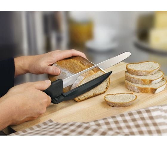 Victorinox 8.25 Inch Serrated Bread Knife - Professional Stainless Steel Blade for Slicing Bread, Cakes & Pastries - Perfect for Bakeries, Restaurants & Home Kitchens