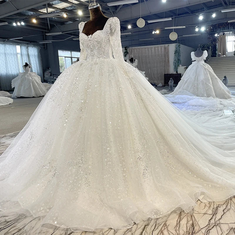 Elegant Organza Ball Gown Wedding Dress with Square Neckline & Crystal Beading - Perfect for Bridal, Prom, Formal Events & Special Occasions