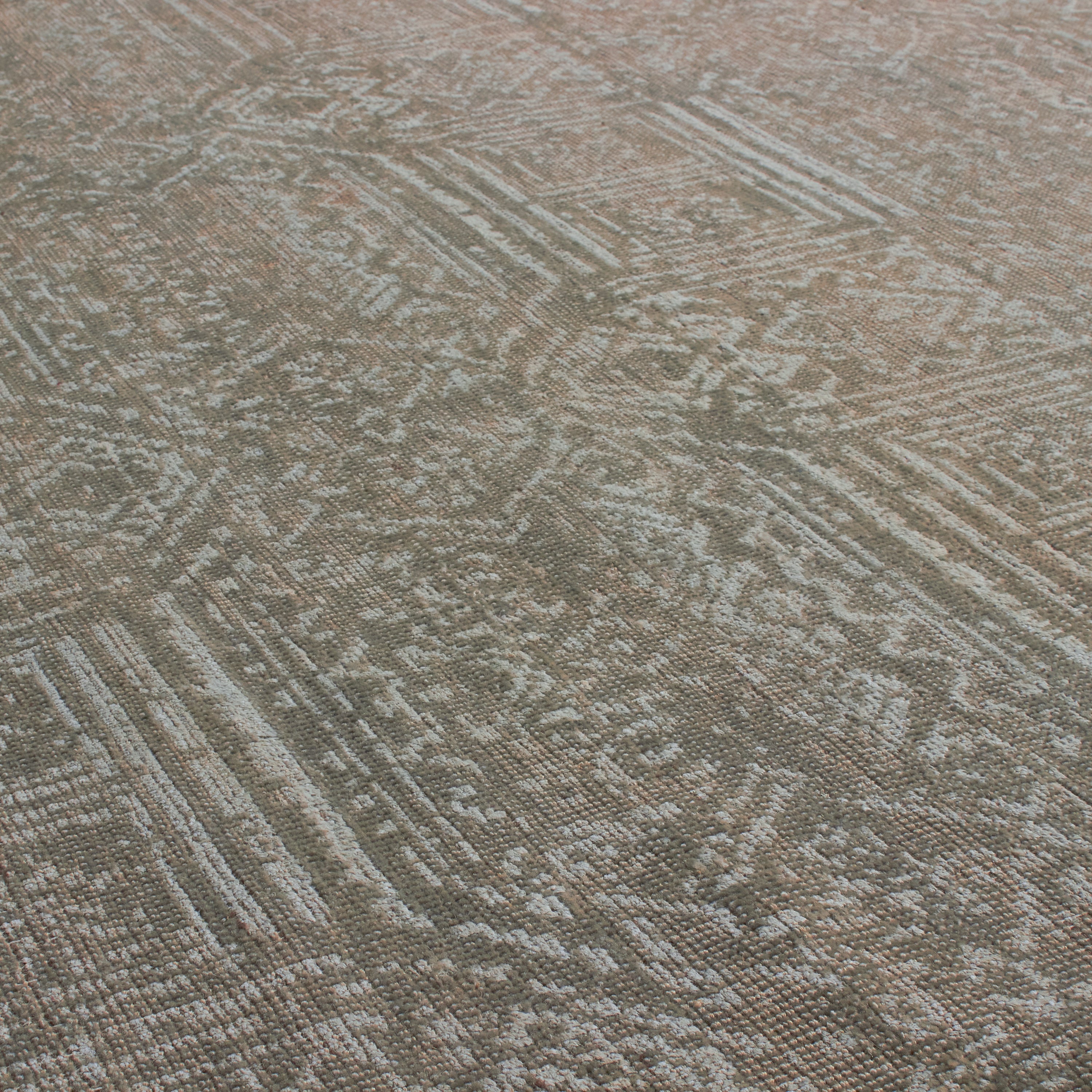 Ronan Ivory/Taupe - Elegant Home Decor & Gift Ideas for Living Room, Bedroom, or Office