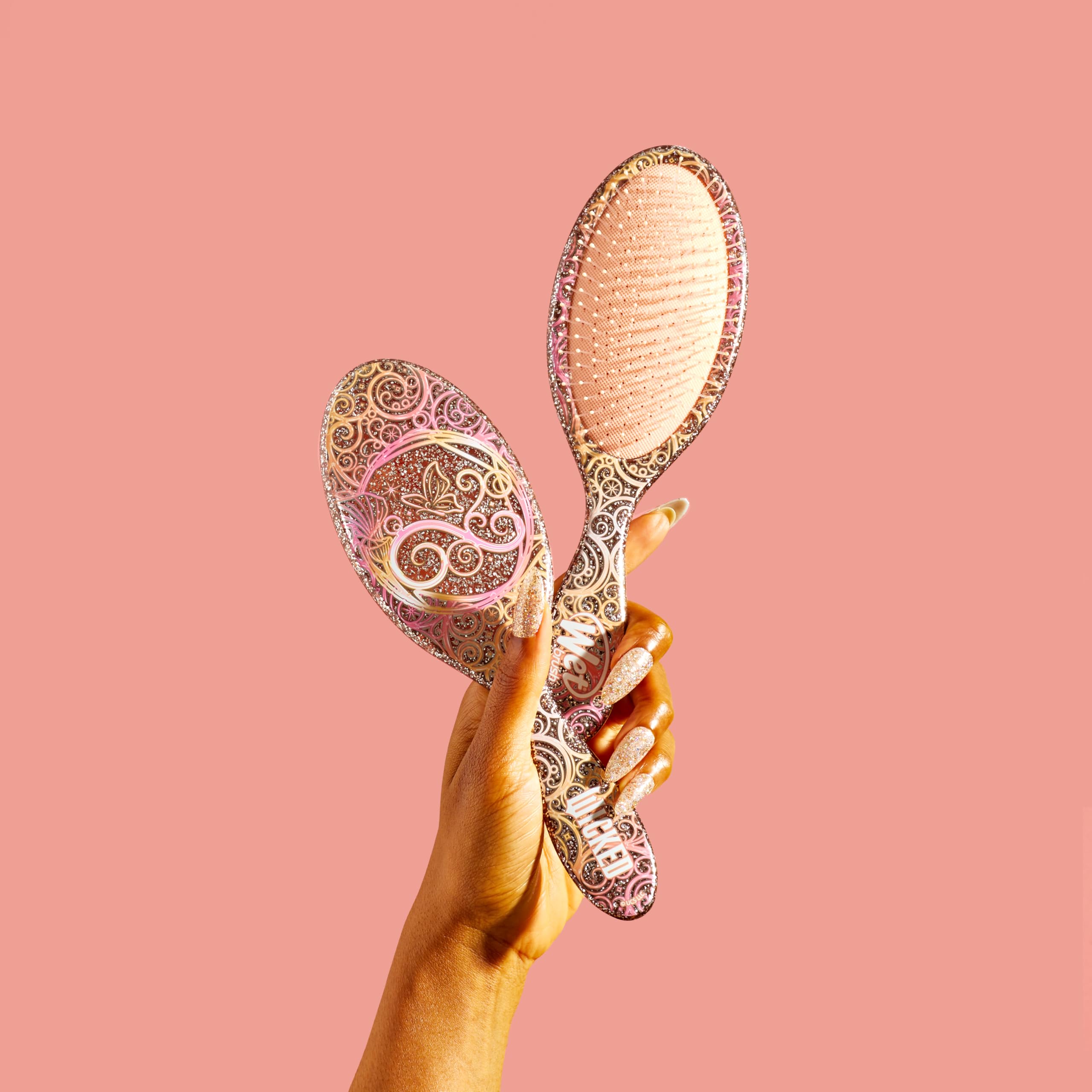 Wet Brush Original Detangler Hair Brush with Ultra-Soft IntelliFlex Bristles - Detangling Brush for All Hair Types (Wet, Dry & Damaged) - Includes 1 Brush & 2 Barrettes - Perfect for Daily Hair Care, Travel & Salon Styling