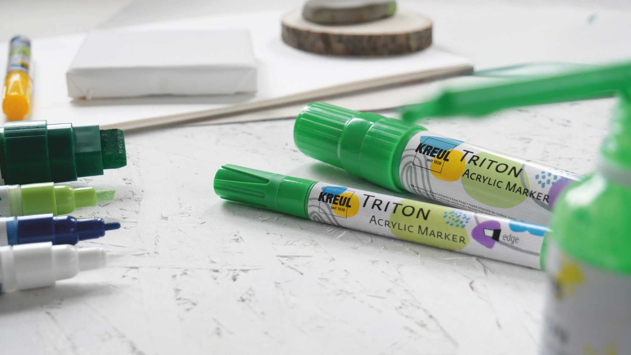 Solo Goya Triton Cherry Chisel Tip Acrylic Paint Marker 1-4mm - Vibrant Permanent Markers for Art, DIY, Crafts & Sign Making - Ideal for Canvas, Wood, Metal & Glass Surfaces