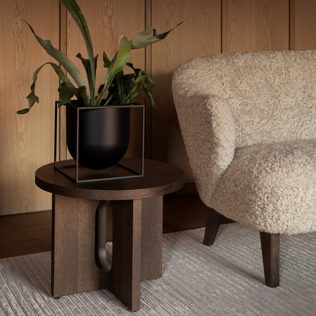 Modern Androgyne Side Table - Minimalist Nightstand, End Table for Living Room, Bedroom, or Office - Stylish Small Accent Table with Sturdy Metal Frame