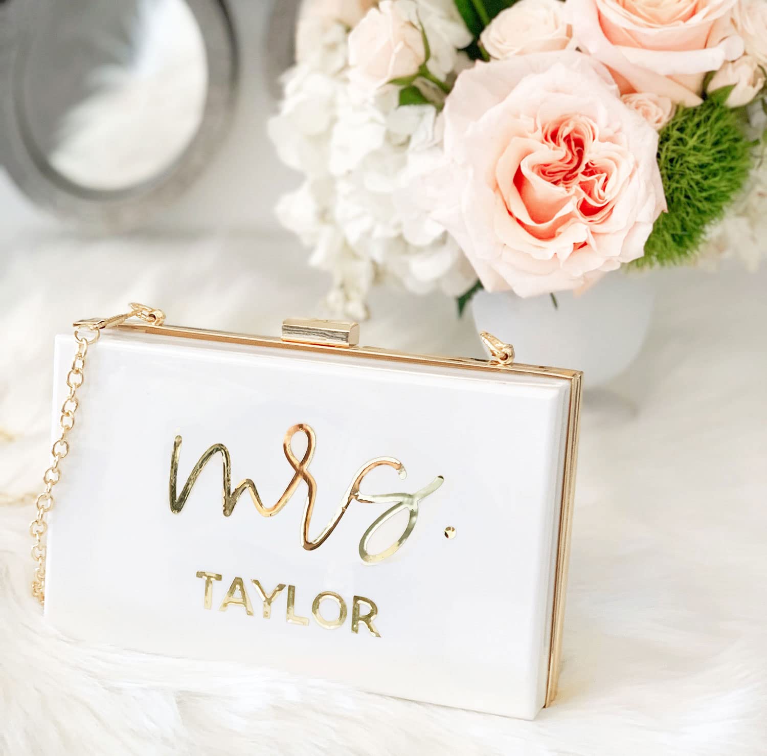 ModParty Mrs Personalized Clutch Purse - White & Gold Acrylic Bride Purse for Engagement, Bridal Shower & Honeymoon | Elegant Wedding Accessory with Removable Chain | Perfect for Bridal Parties, Bachelorette Events & Romantic Getaways