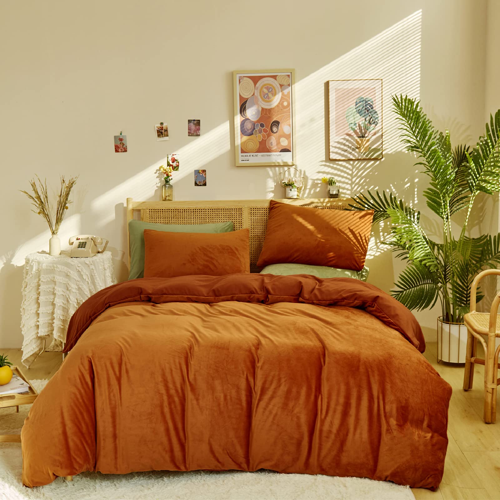 Luxlovery Queen Size Burnt Orange Sherpa Comforter Set - Ultra Soft Fluffy Plush Velvet Bedding, Warm Winter Flannel Blanket, Thick Micromink Sherpa Rust Orange Bedspread for Cozy Bedroom Decor | Perfect for Cold Weather & Master Bedroom Upgrade
