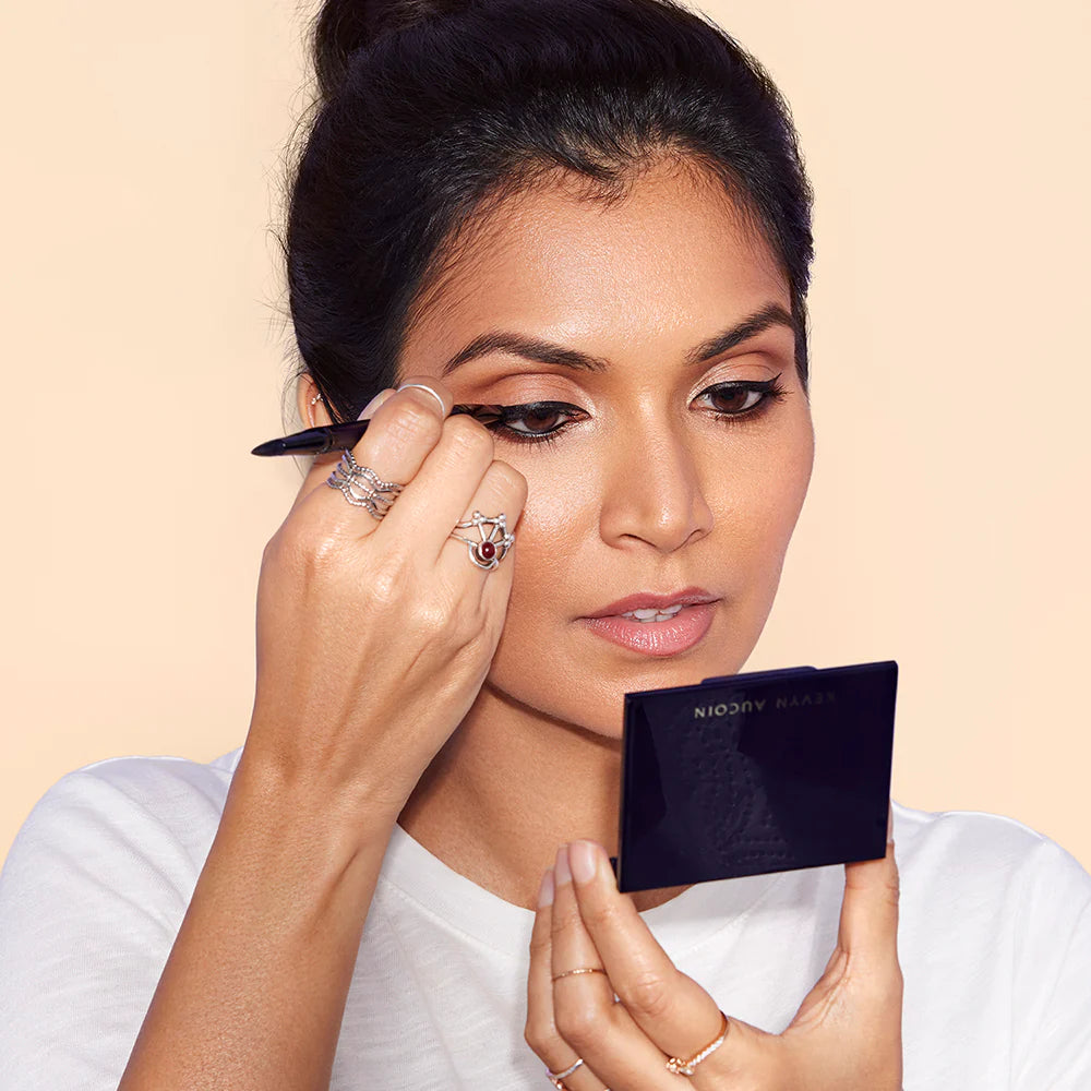 Duet Definer Brush - Double-Ended Eyeliner & Brow Brush for Precise Makeup Application - Perfect for Professional Makeup Artists & Beauty Enthusiasts