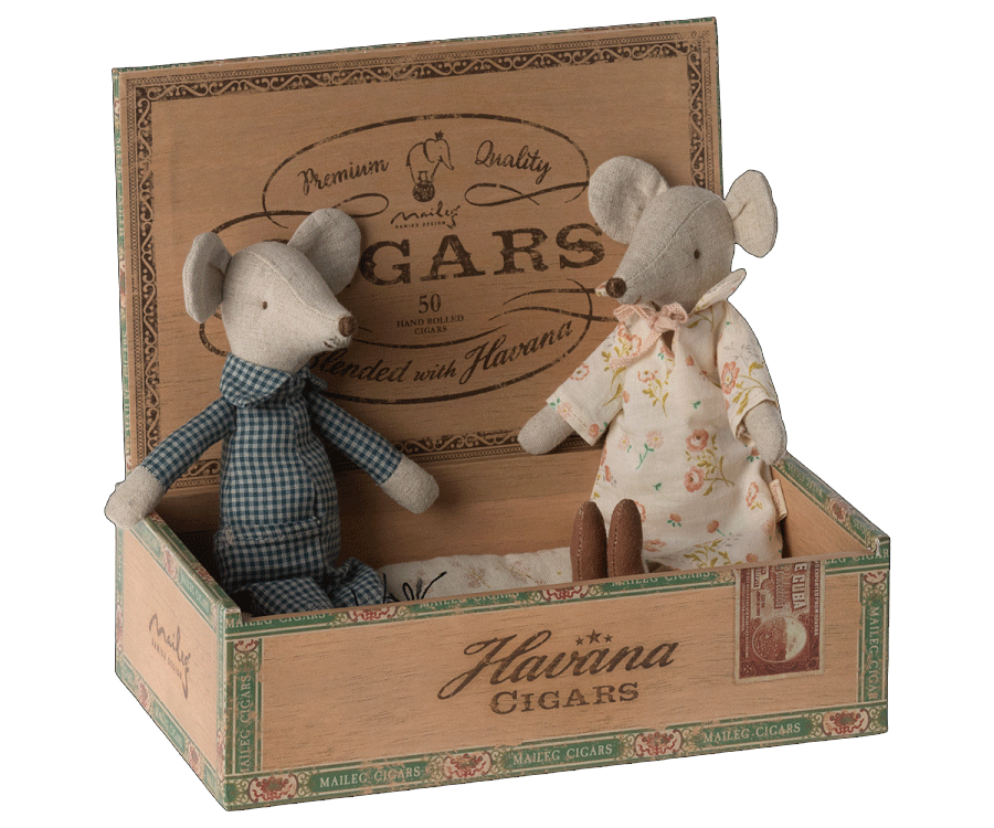 Maileg 2023 Grandma and Grandpa Mice in Matchbox - Adorable Collectible Miniature Mice Figures for Kids' Pretend Play, Dollhouse Decor & Gift Giving