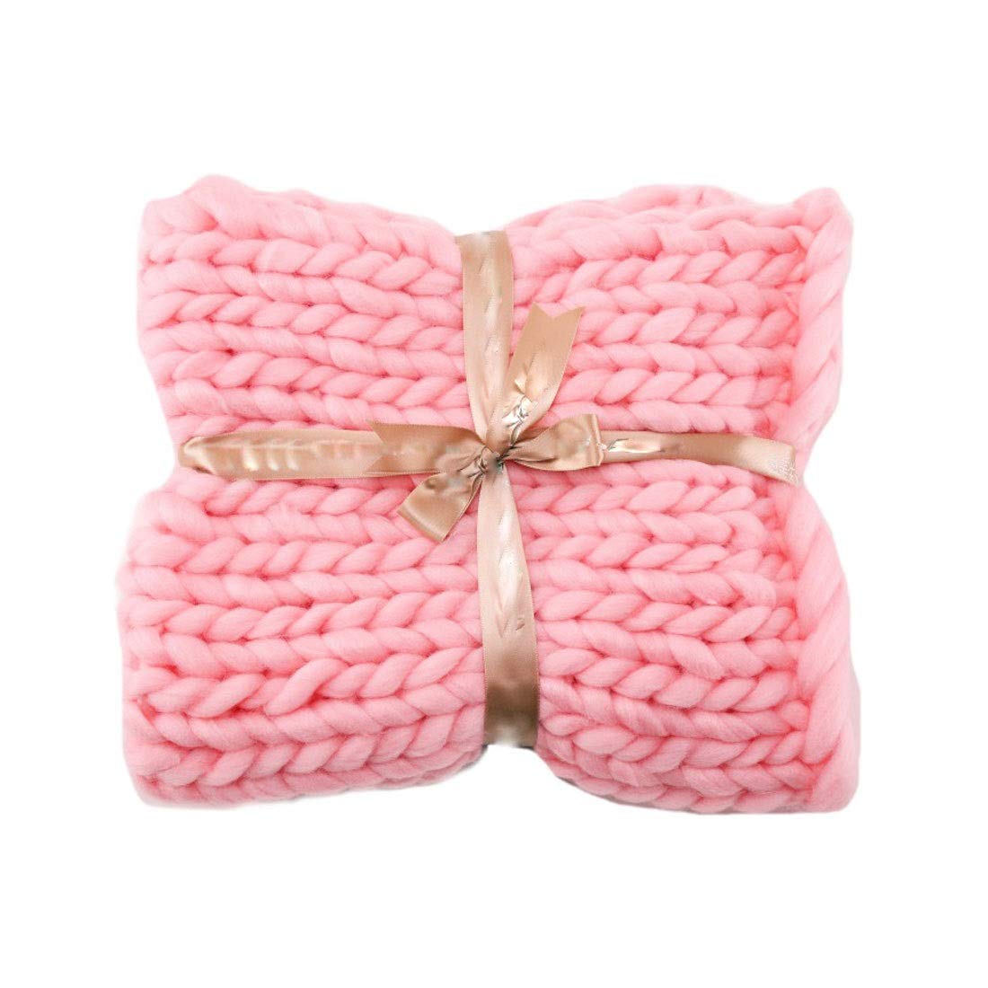 Chunky Knit Blanket - Soft Acrylic Polyester Cozy Throw Blanket for Bed, Sofa & Couch - Handmade Boho Home Decor - Giant Yarn Modern Bedding (120x150cm, Pink) - Perfect for Living Room, Bedroom & Winter Snuggling