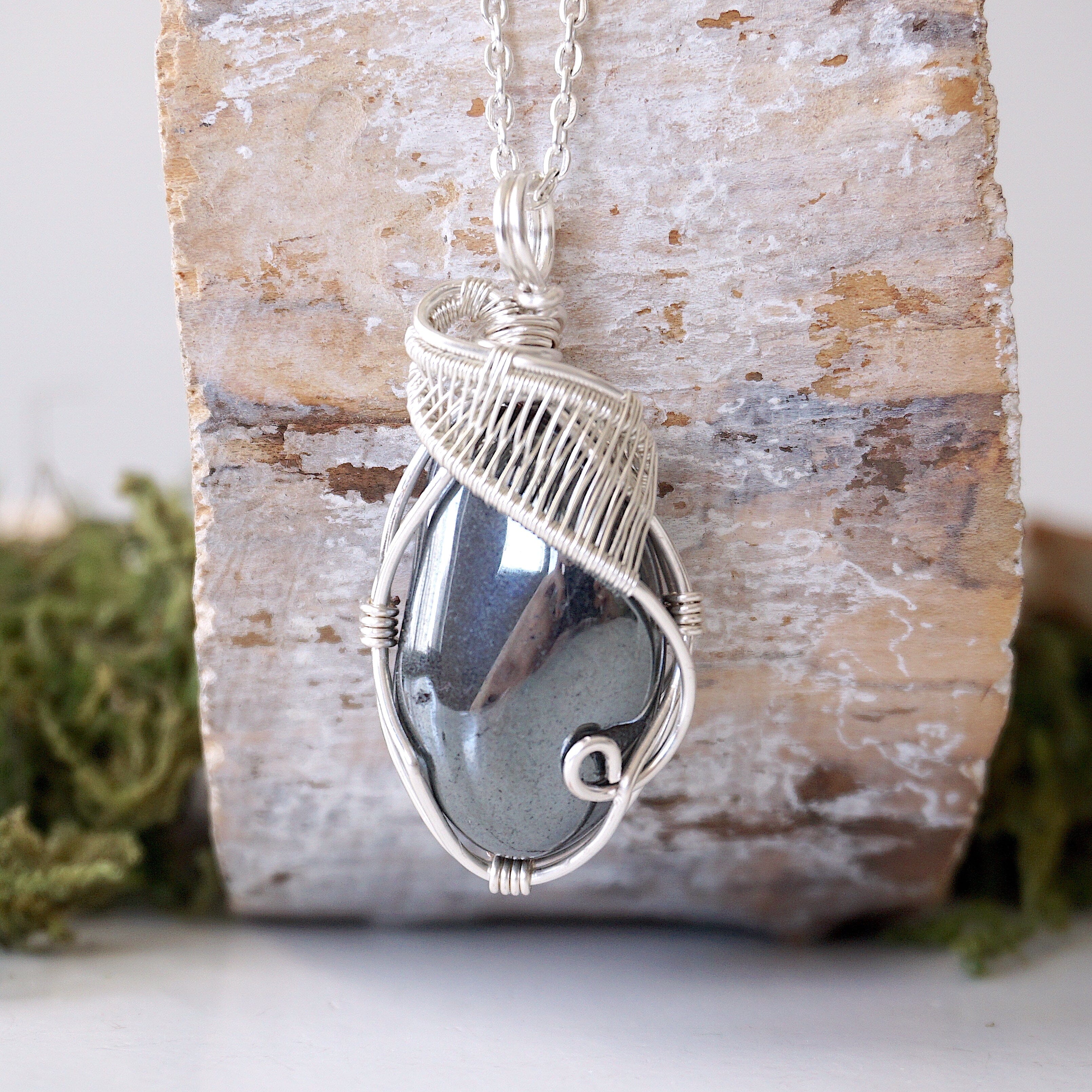 Hematite Crystal Pendant Necklace for Women - Healing Stone Jewelry with Magnetic Properties | Perfect for Meditation, Energy Balancing & Spiritual Protection