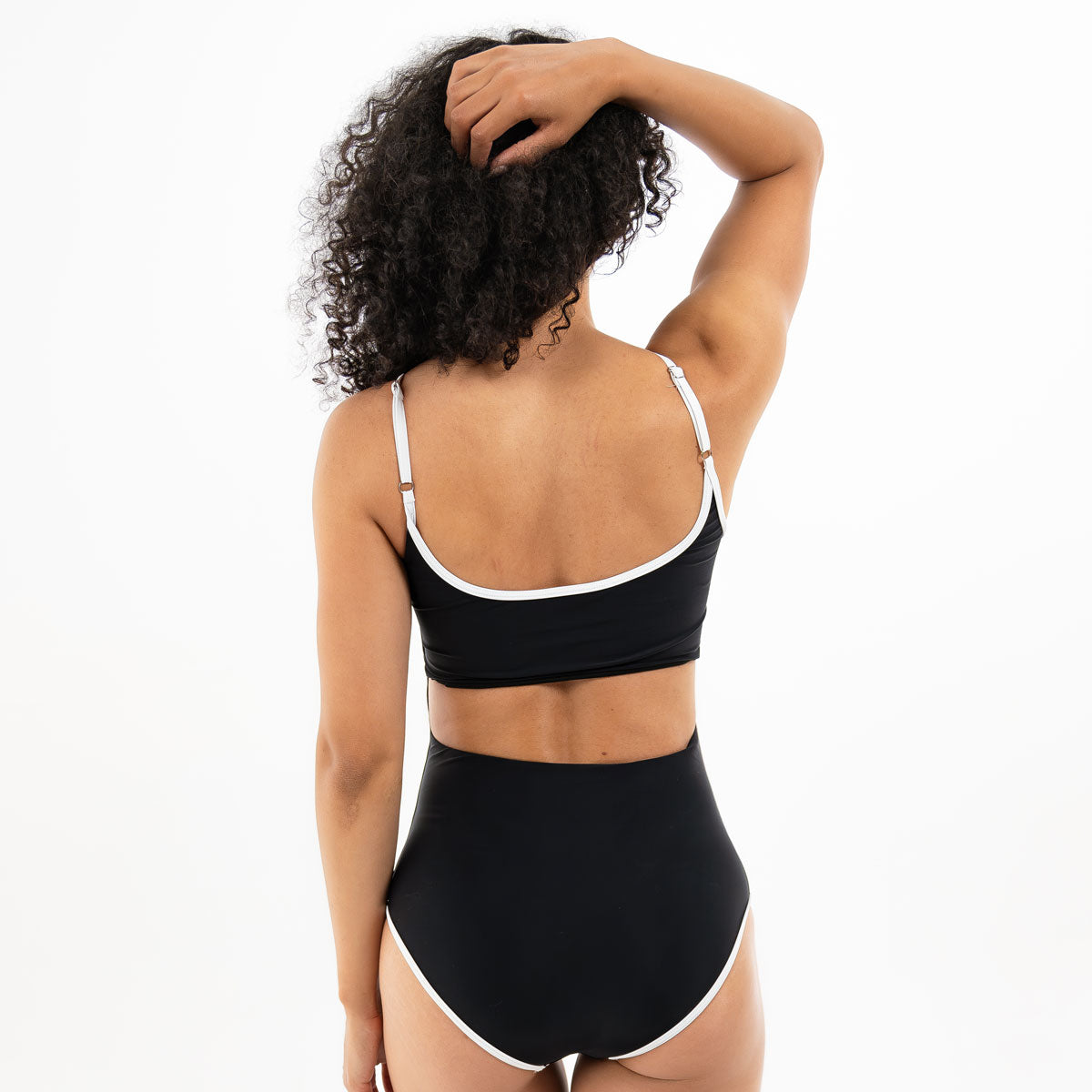 Women's Scoop Neck Outline One Piece Swimsuit - Sexy High Cut Bathing Suit for Beach, Pool & Vacation - Perfect for Summer Swimwear and Water Activities