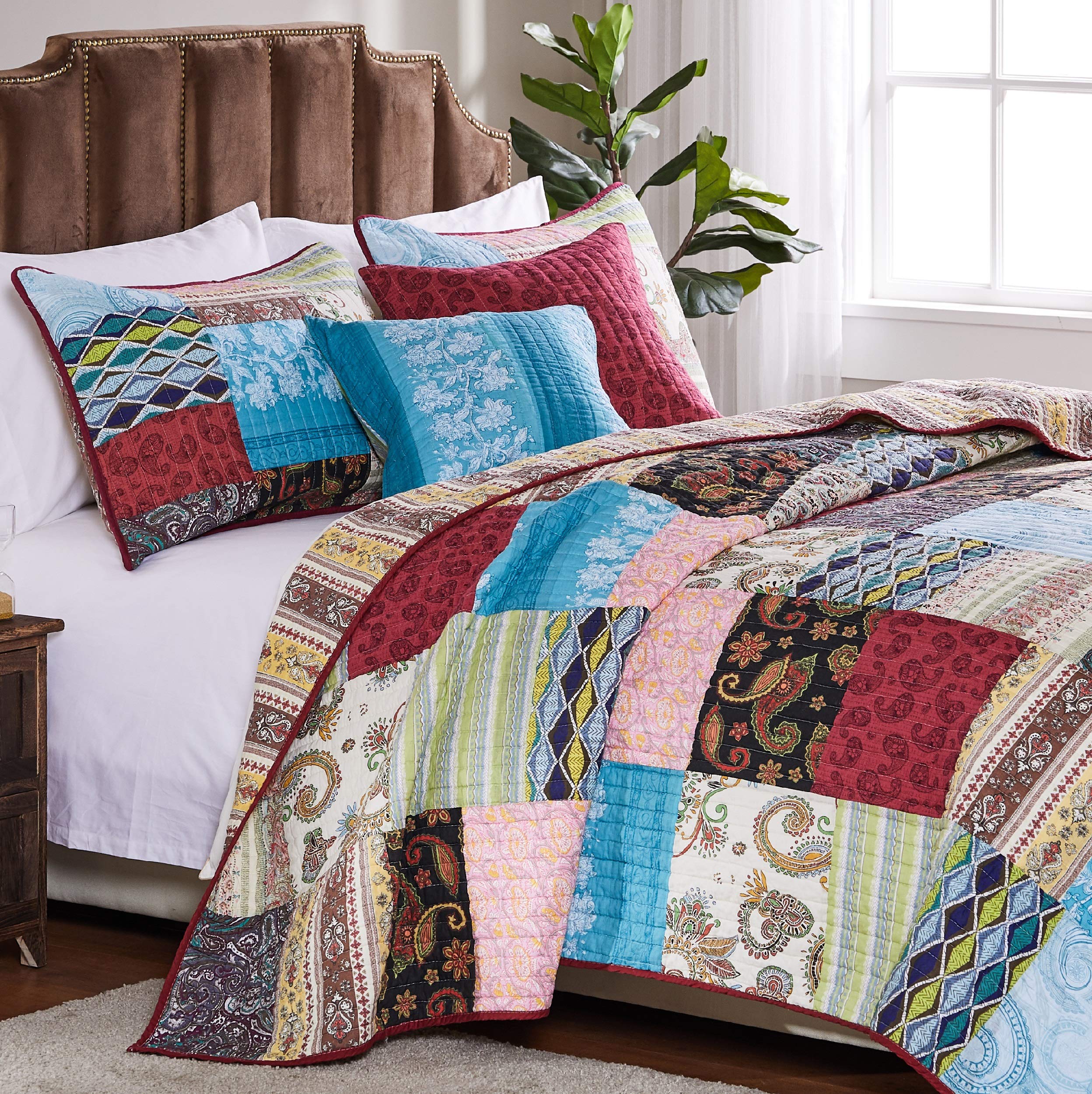 Bohemian Dream Quilt Set King/California King - 3 Piece Boho Chic Bedding Set for Cozy Bedroom Decor | Perfect for Master Bedroom, Guest Room & Bohemian Style Homes