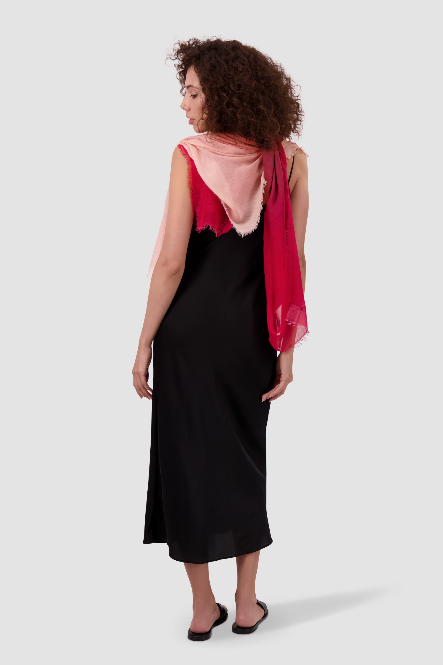 Faliero Sarti New Amante Cashmere Blend Scarf - Soft Red & Beige Checkered Pattern Wrap for Women | Perfect for Winter Fashion, Office Wear & Gift Giving