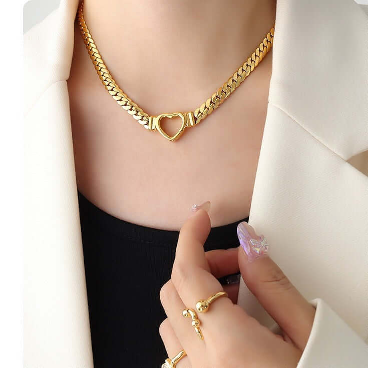 18K Gold Curb Chain Heart Choker Necklace for Women - Elegant Layered Necklace Jewelry Gift for Valentine's Day, Anniversary & Special Occasions | P621