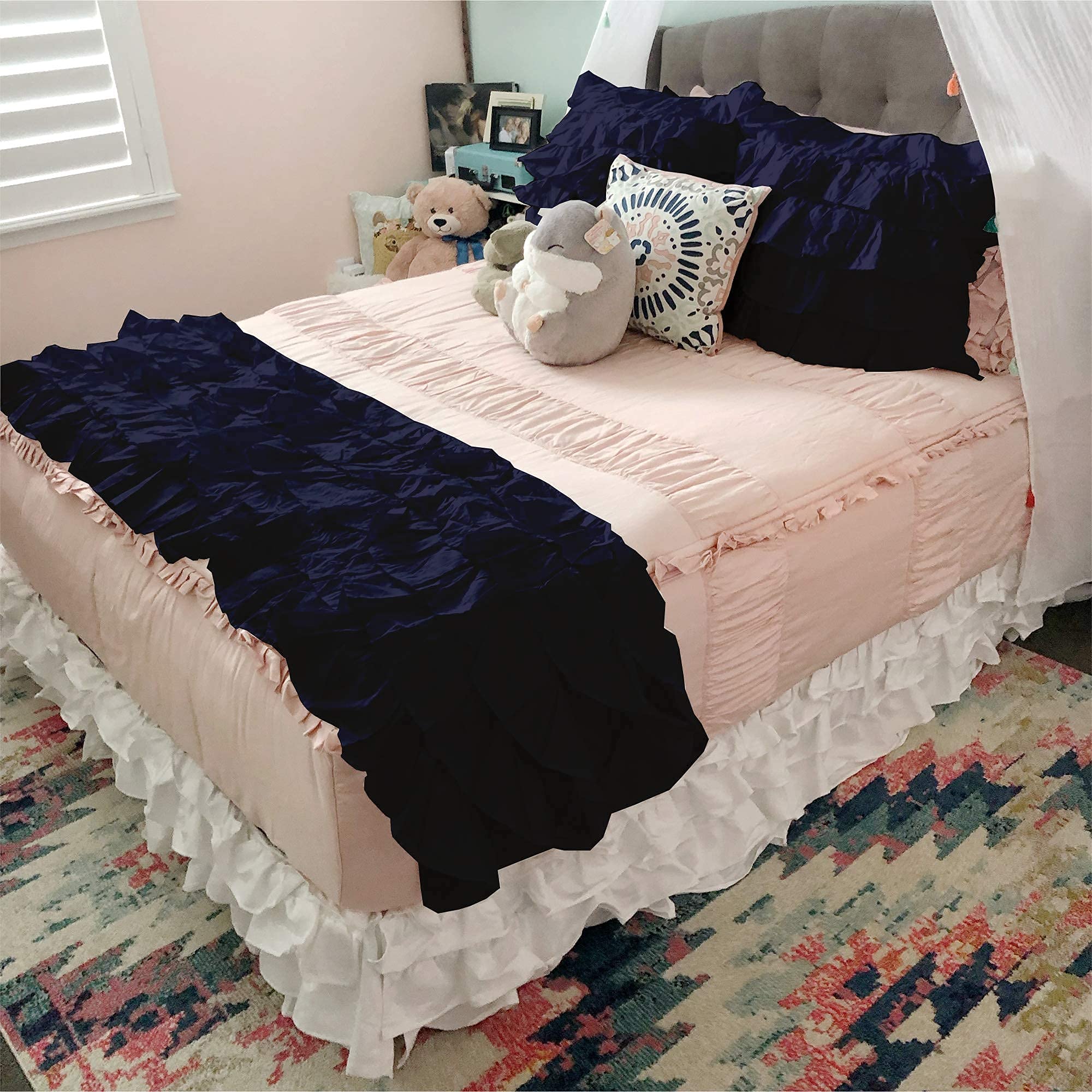 H&F 5-Piece Ruffle Bedding Set - 1 Bed Runner & 4 Pillow Shams - 800 Thread Count 100% Egyptian Cotton - Fade Resistant, Soft & Easy Care - Decorative Bed Scarf for Cal-King Size (108
