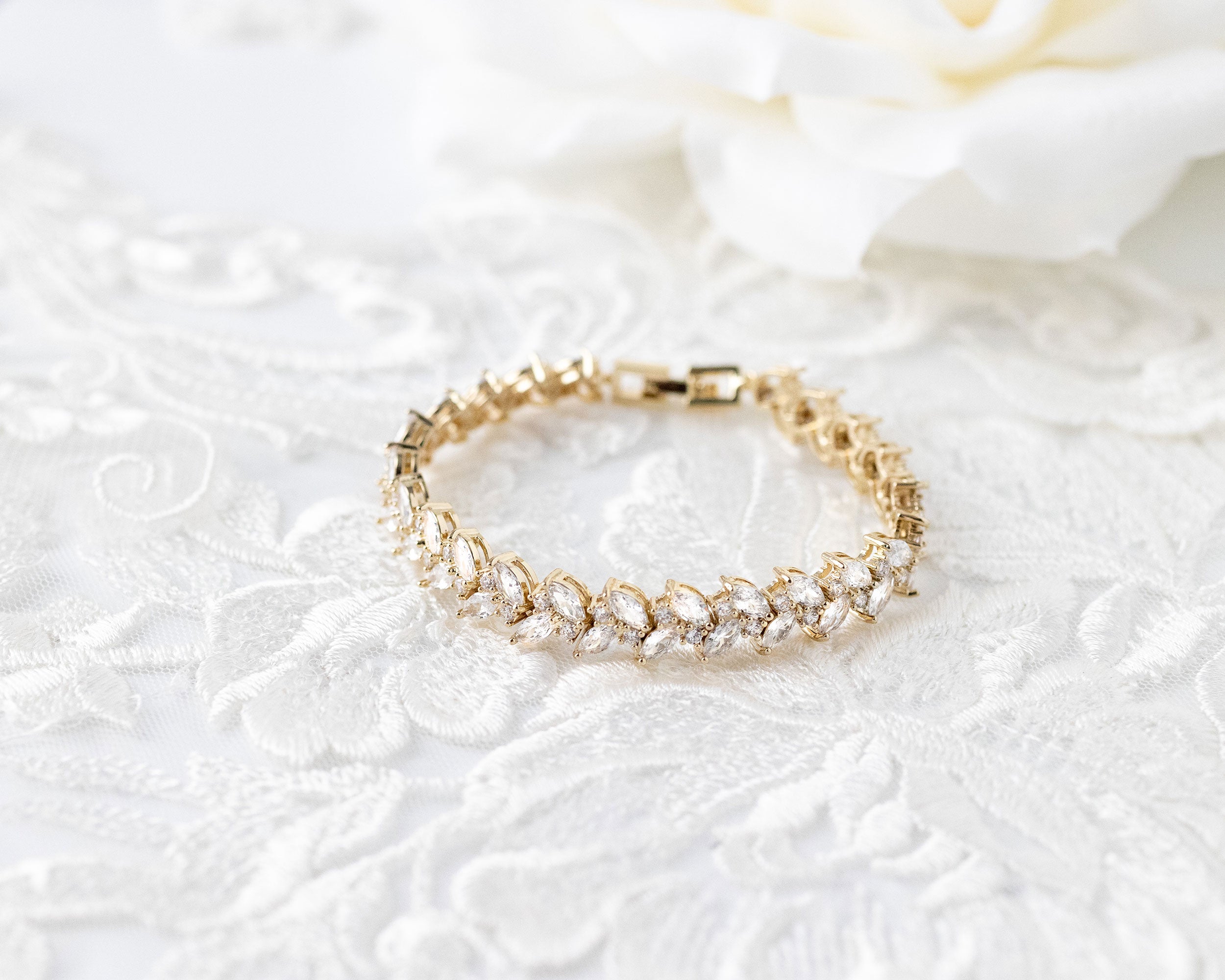 Elegant Leaf Bridal Tennis Bracelet with CZ Stones – Perfect for Weddings, Prom & Special Occasions