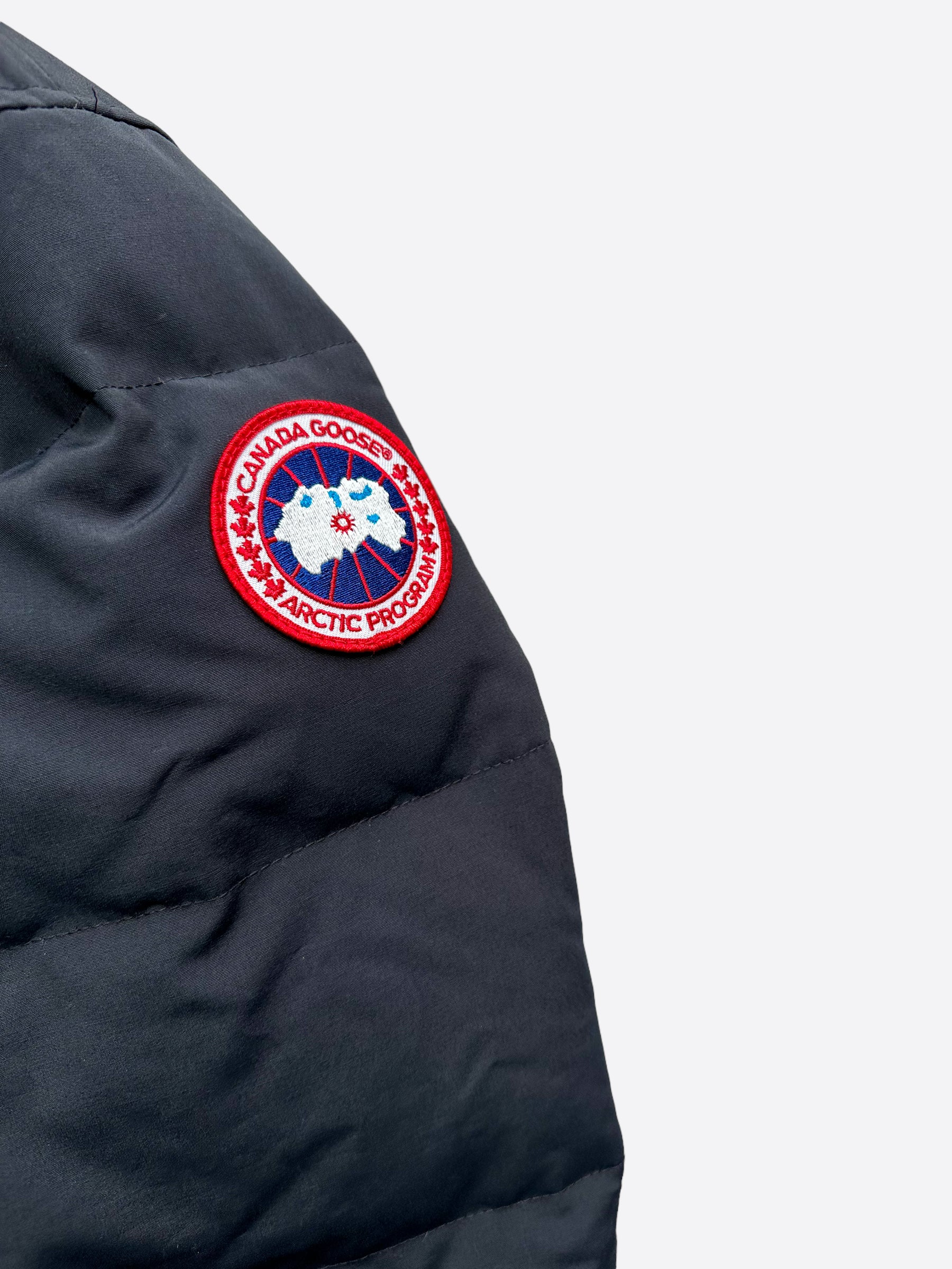 Canada Goose Navy Wyndham Men's Winter Jacket - Waterproof Windproof Parka for Extreme Cold Weather - Perfect for Snowboarding, Skiing & Outdoor Adventures