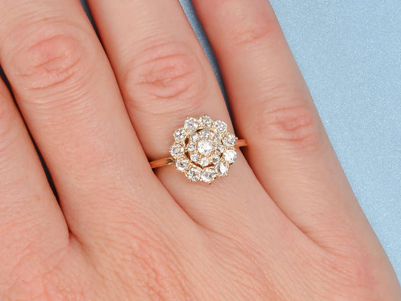 Exquisite Antique Diamond Cluster Ring - Vintage Elegance for Weddings, Anniversaries & Special Occasions