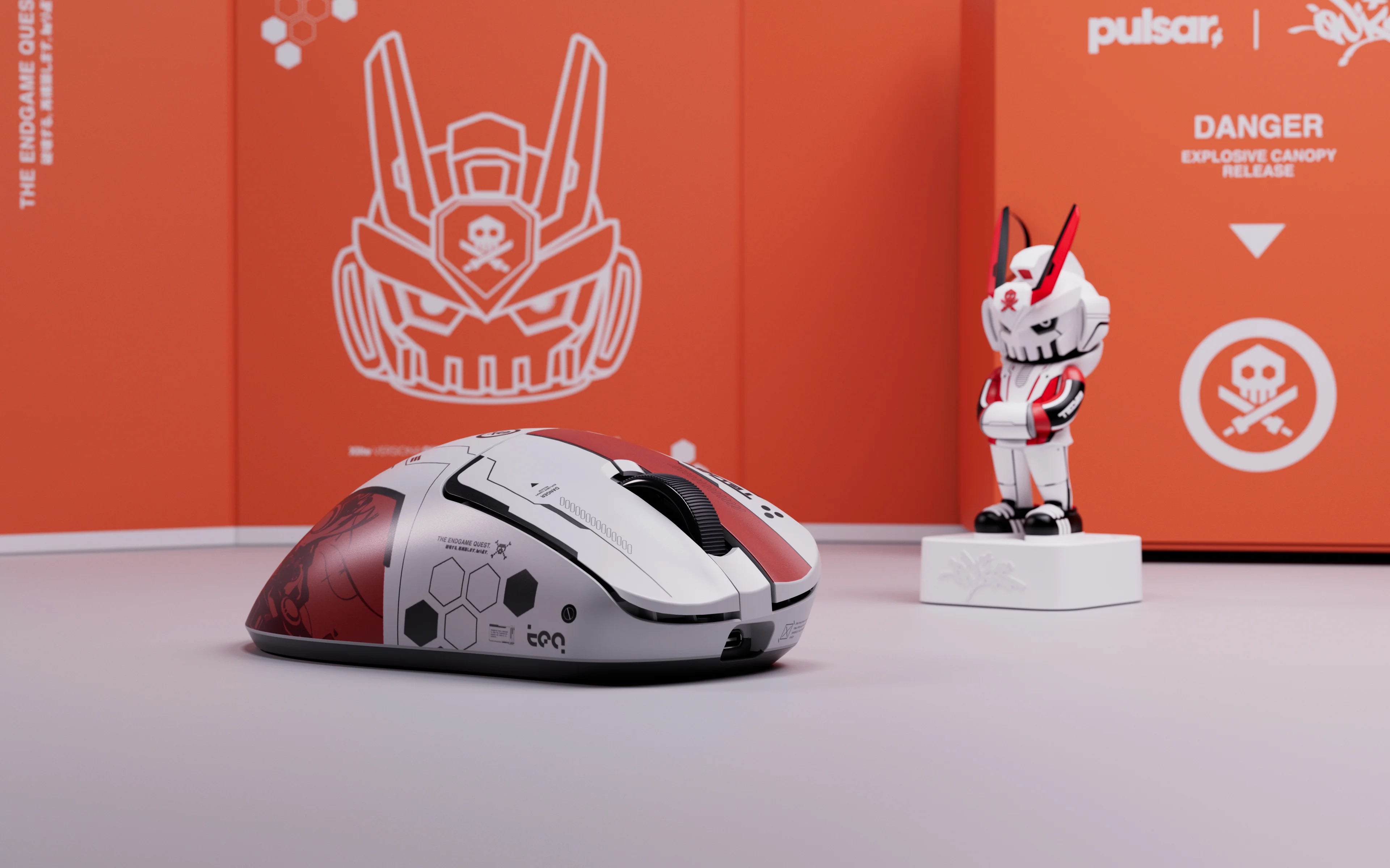 Pulsar Xlite V4 Medium Wireless Gaming Mouse - Quiccs Edition | Lightweight Ergonomic Design for FPS, MOBA & Esports | PC & Mac Compatible