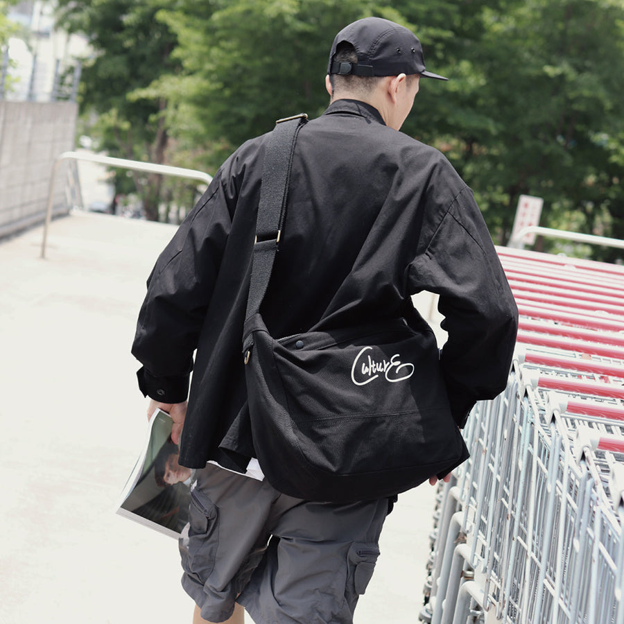 MATCHWOOD Vintage Newspaper Boy Bag in Black (600g) - Stylish Crossbody Bag for Daily Commute, Travel & Casual Outings