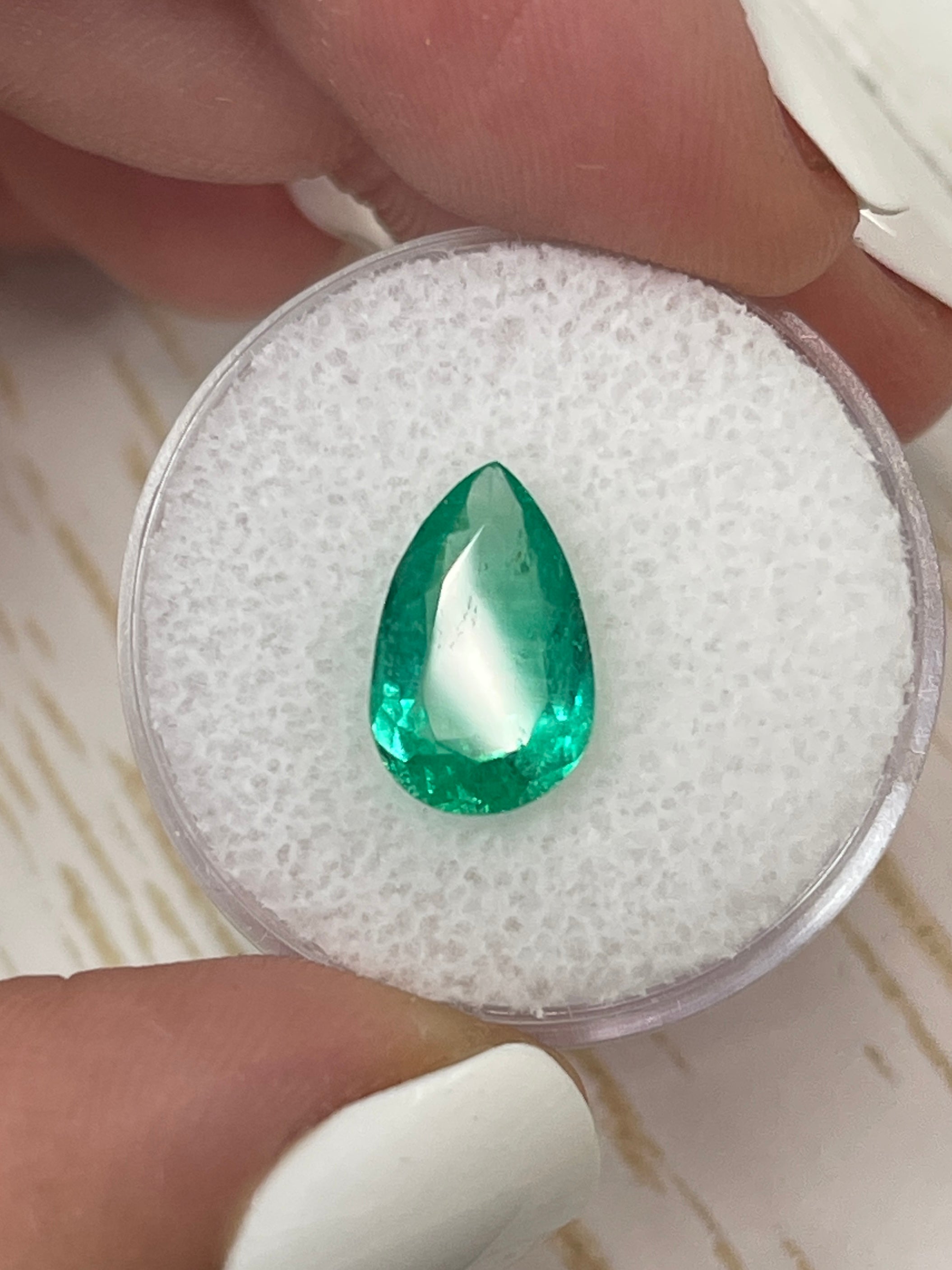 2.52 Carat Natural Colombian Emerald Pear Cut Loose Gemstone - Vivid Green Color Band for Jewelry Making, Engagement Rings & Fine Collections