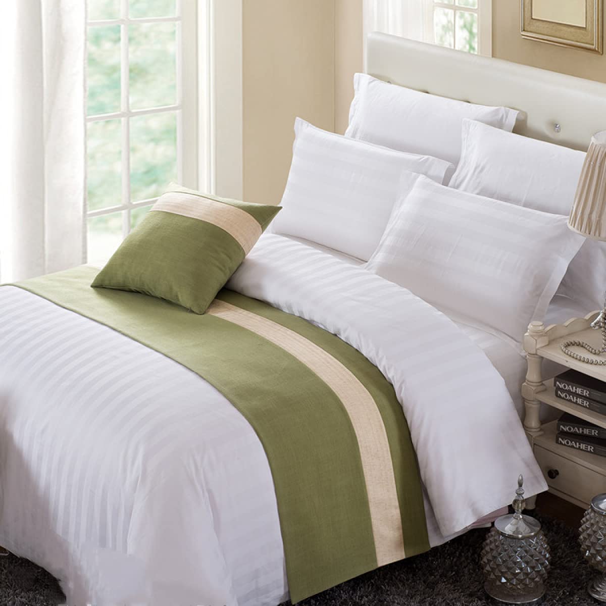Premium Green Bed Runner Scarf - Luxury Hotel Style Bedding Decor for Twin, Queen & King Size Beds - Elegant Bed Cover & Foot of Bed Throw - Perfect for Home, Hotel & Airbnb Decor