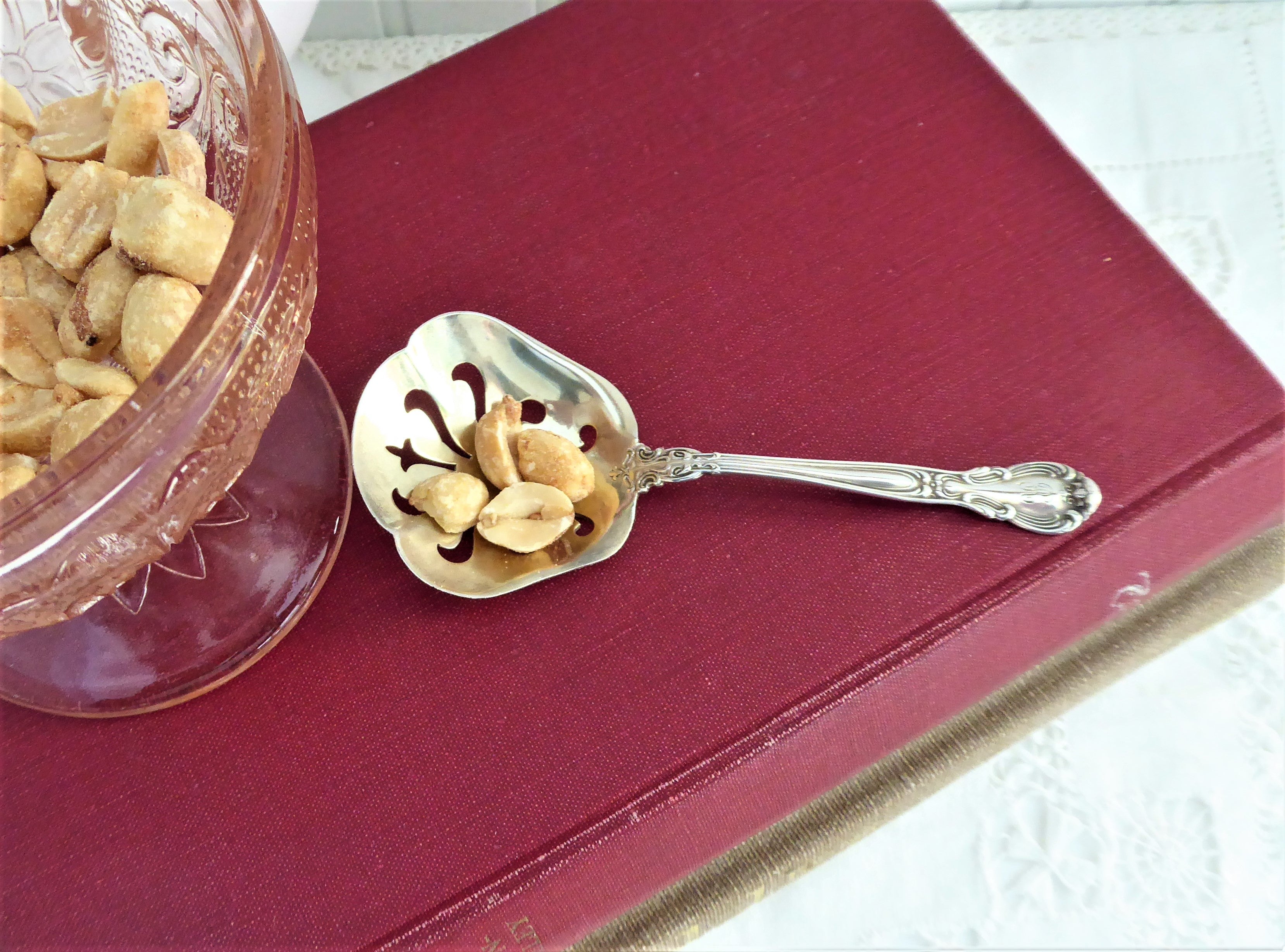 Gorham Chantilly Sterling Silver Bon Bon Spoon with Monogram Initial R - Elegant Nut Spoon for Afternoon Tea, Bridal Shower & Wedding Gifts