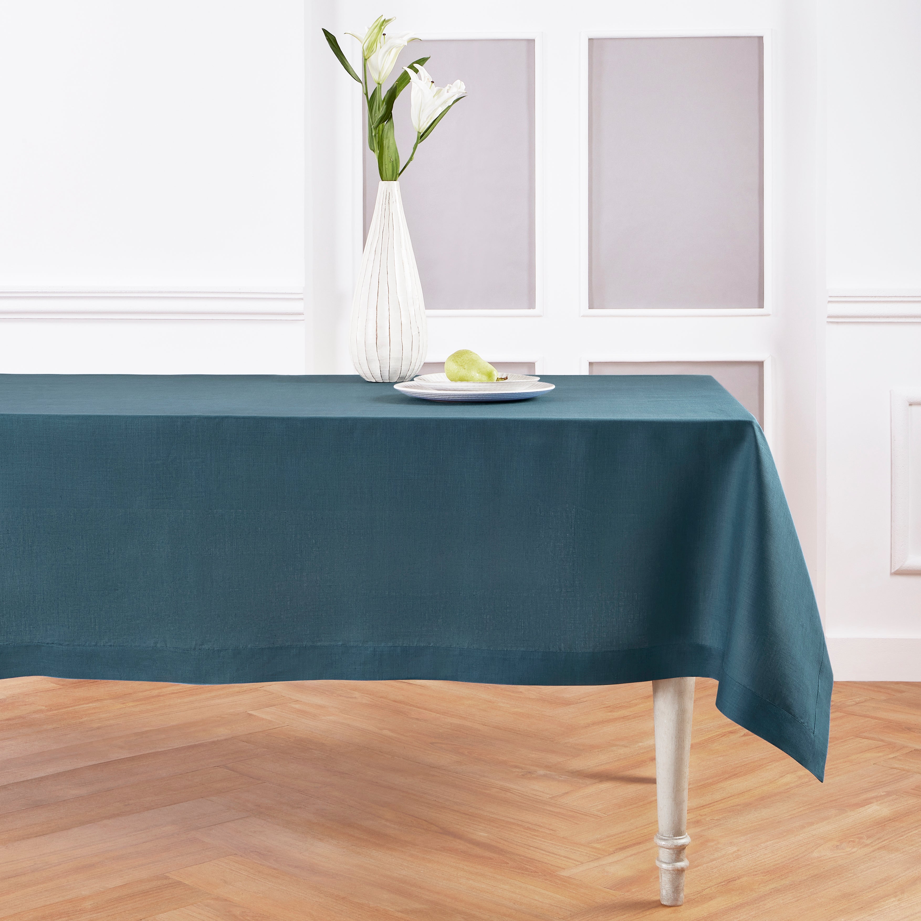 Premium Extra Large Fete Tablecloth - Waterproof & Stain-Resistant for Outdoor Parties, Weddings, and Events