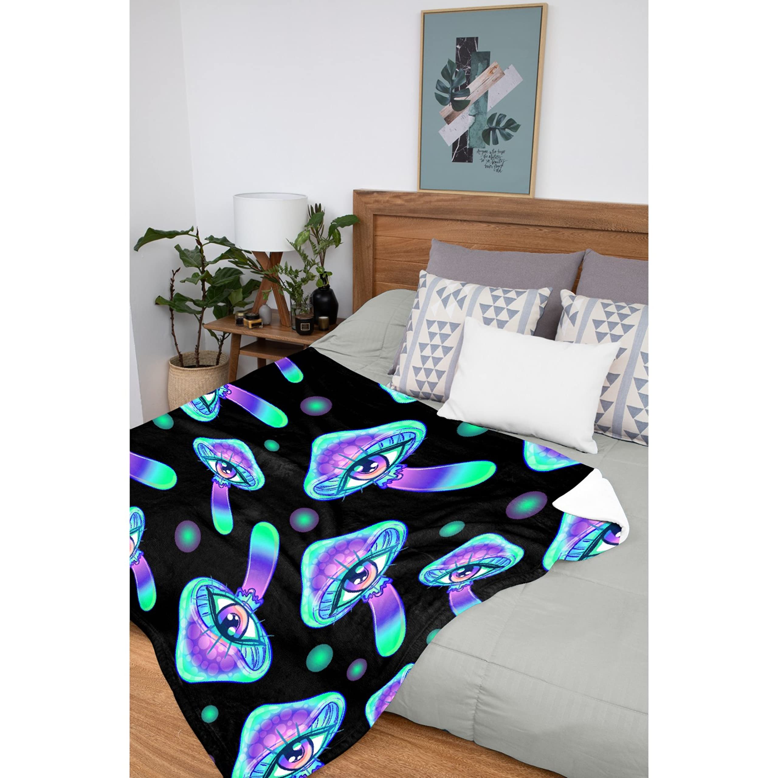 Psychedelic Mushroom Print Throw Blanket - Ultra Soft Flannel Fleece Blanket for Gifts, Cozy Lightweight Plush Blanket for Couch, Sofa & Bed - All Season XL 120x90 Inches - Perfect for Family Movie Nights & Camping Trips