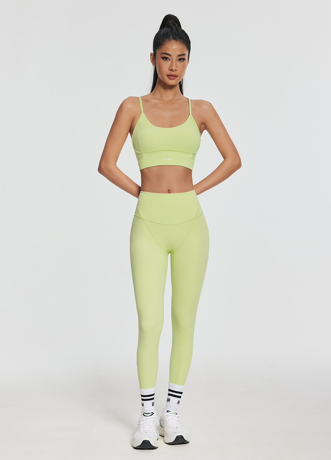 Seamless Crossback Bra for Women - Comfortable & Supportive Yoga Sports Bra - Perfect for Workouts, Running, and Active Lifestyles