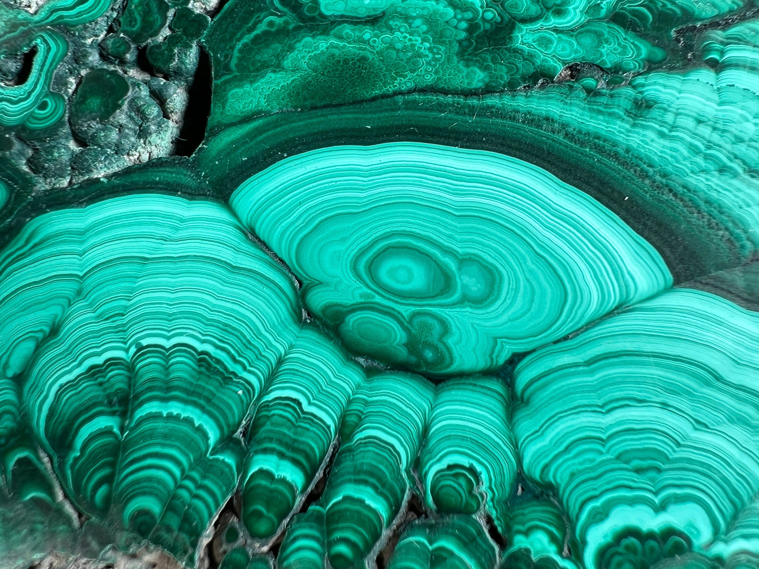 Natural Malachite Crystal Slab - Green Malachite Stone for Jewelry Making, Unique Gift Idea, Home Decor | Healing Crystal for Meditation, Office Desk Decor, Feng Shui Decorations