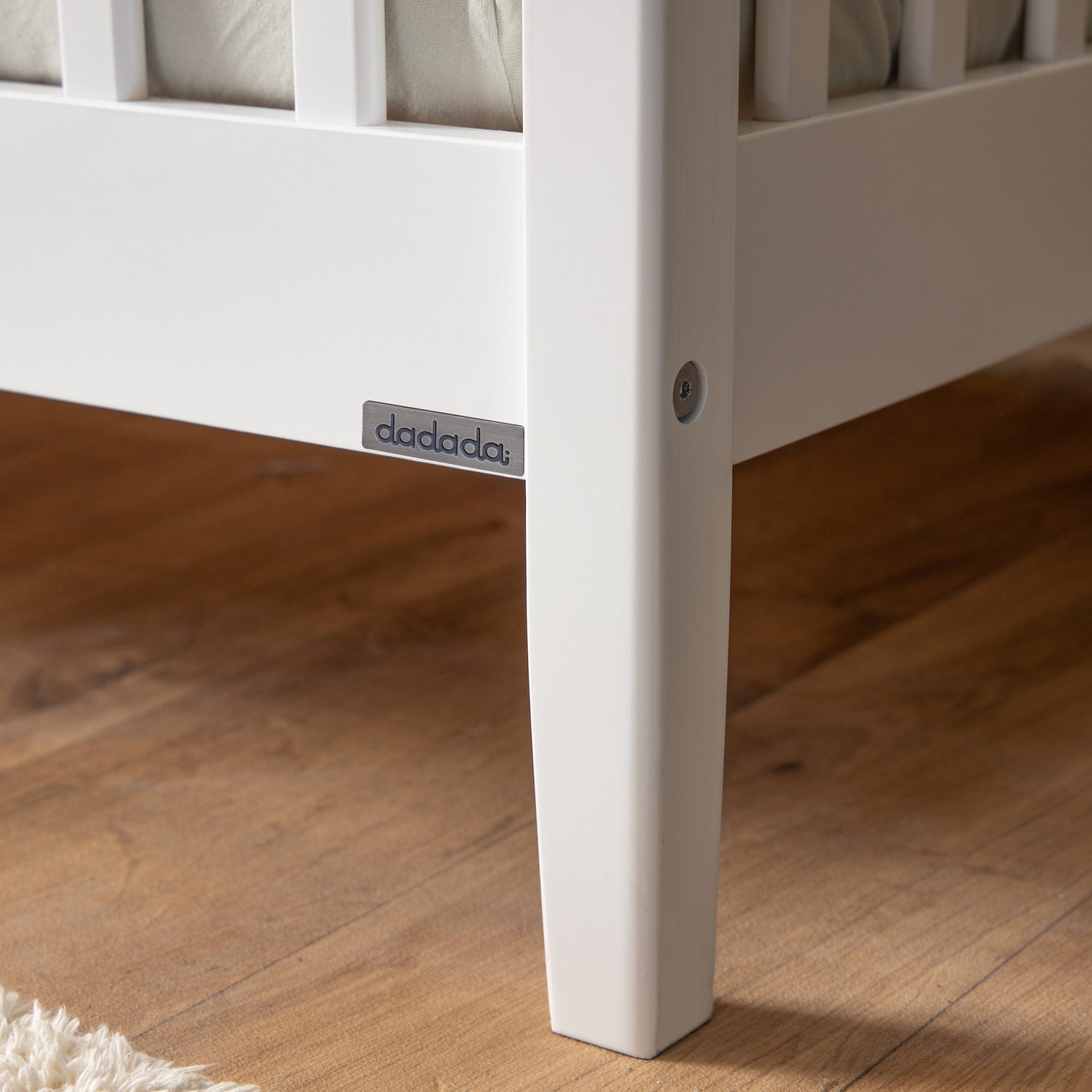 **Dadada Lala 3-in-1 Convertible Baby Crib - Toddler Bed & Daybed - Safe & Stylish Nursery Furniture for Newborns to Kids - Perfect for Bedrooms, Daycare, and Guest Rooms**